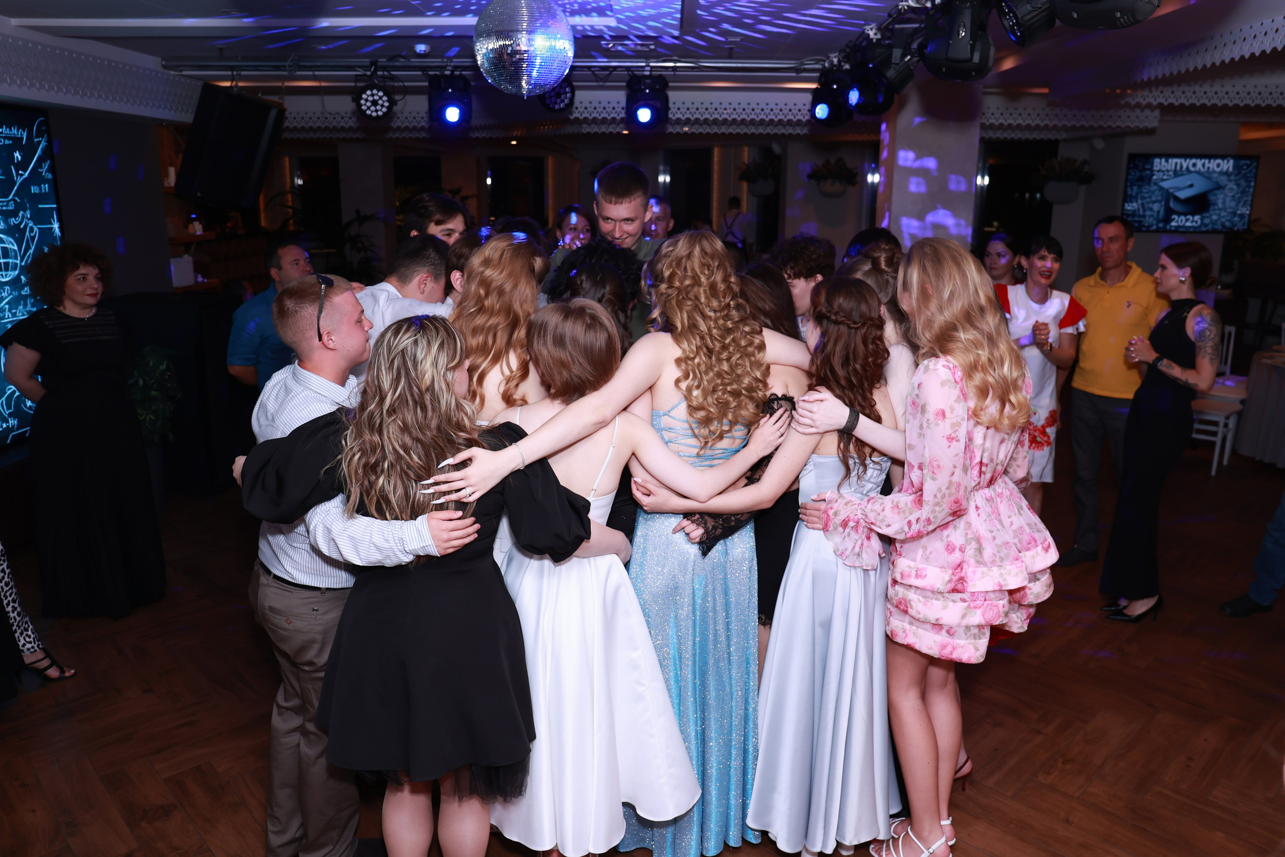 Выпускной р-н Разговоры. Детский семейный фотограф Краснодар