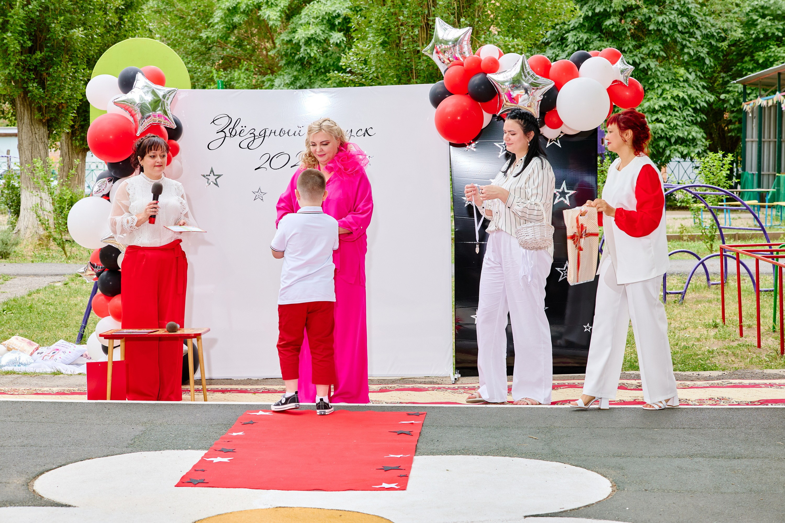 Выпускной 45 сад. Фотограф Выпускные альбомы Таганрог Сергей Коробченко