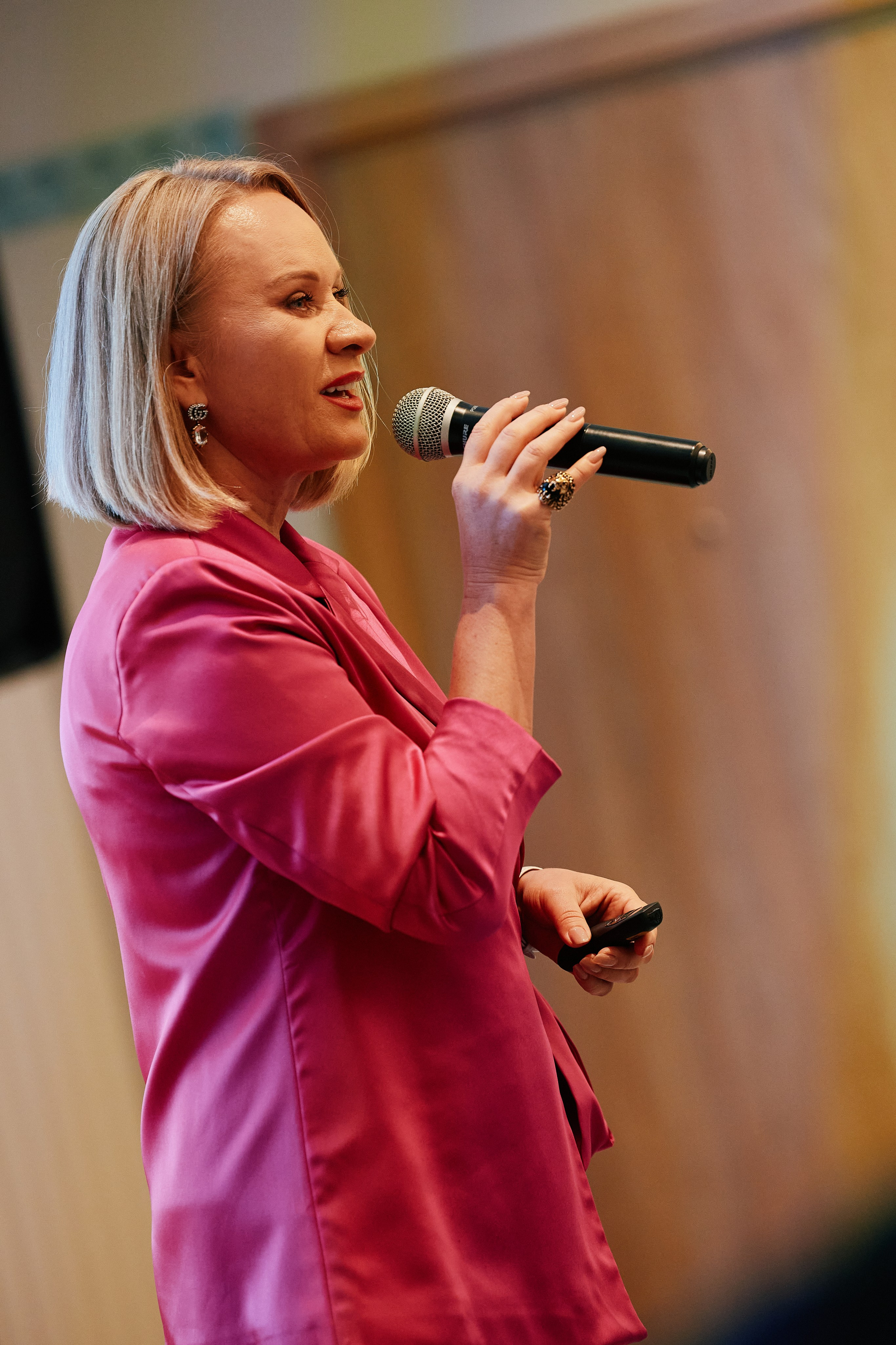 Современная женщина в Hilton 26.10. Свадебный репортажный фотограф краснодар максим дремов дрёмов фотосессия студия цена