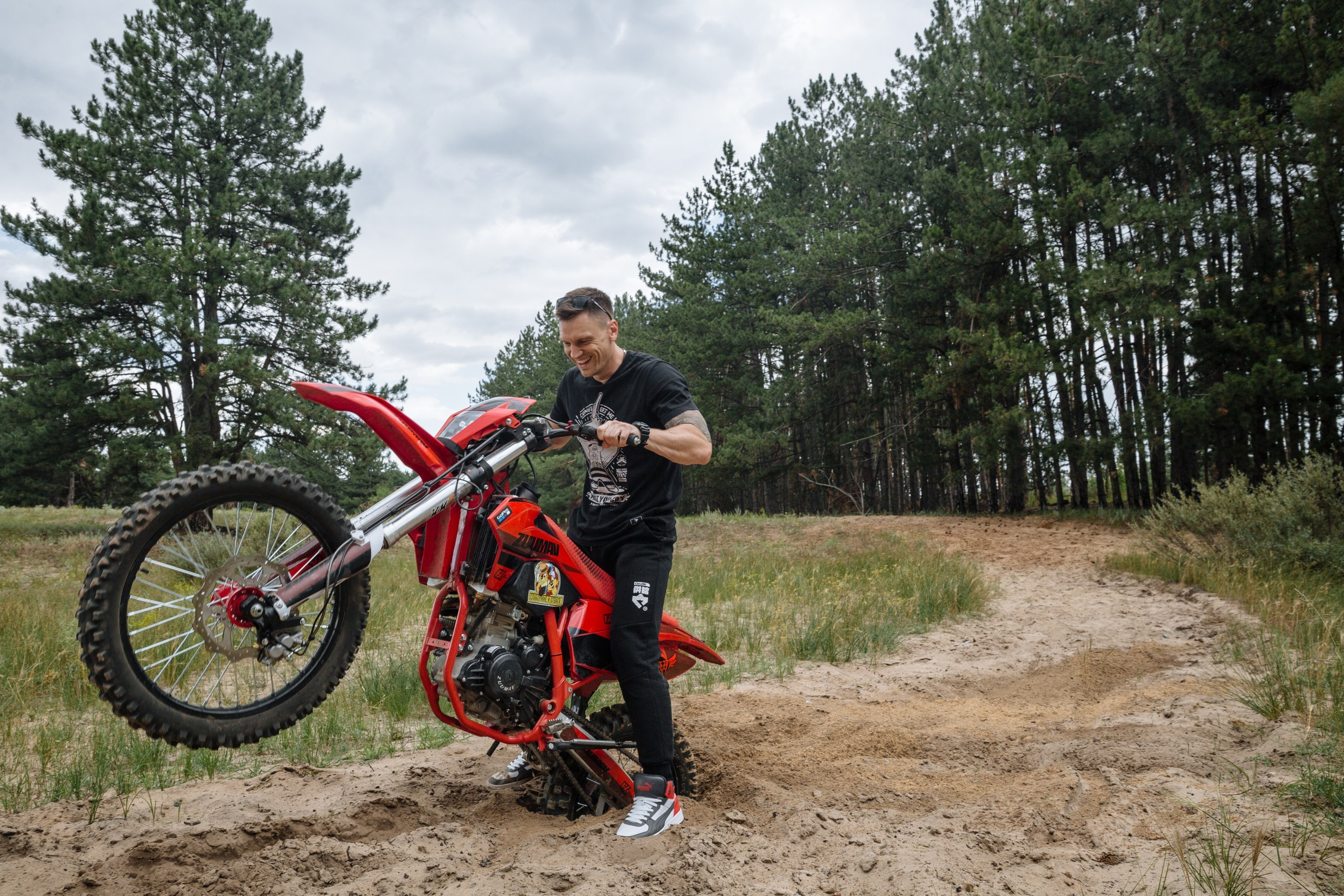 Папа, дочка и два эндуро. Профессиональный фотограф в Волгодонске и Ростове Владимир Казак