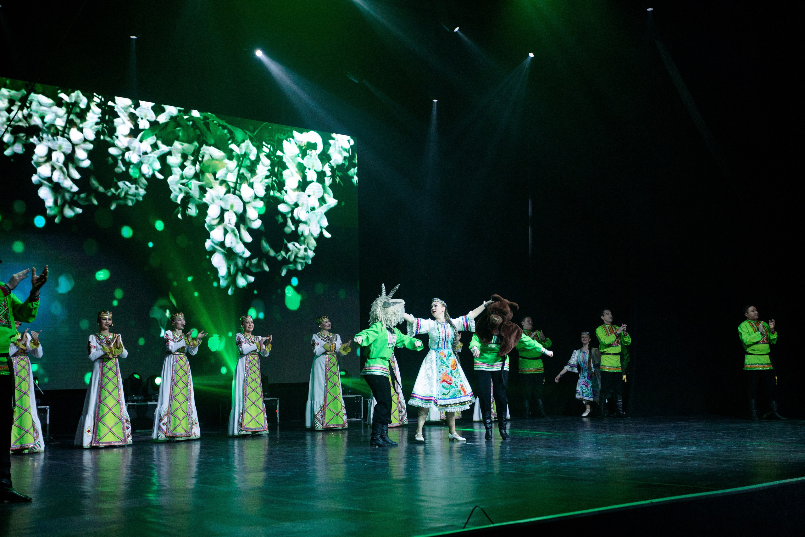 РЕПОРТАЖ: НОВЫЙ ГОД В ДК МЕТАЛЛУРГ. Профессиональный фотограф в Ижевске Леша Петров