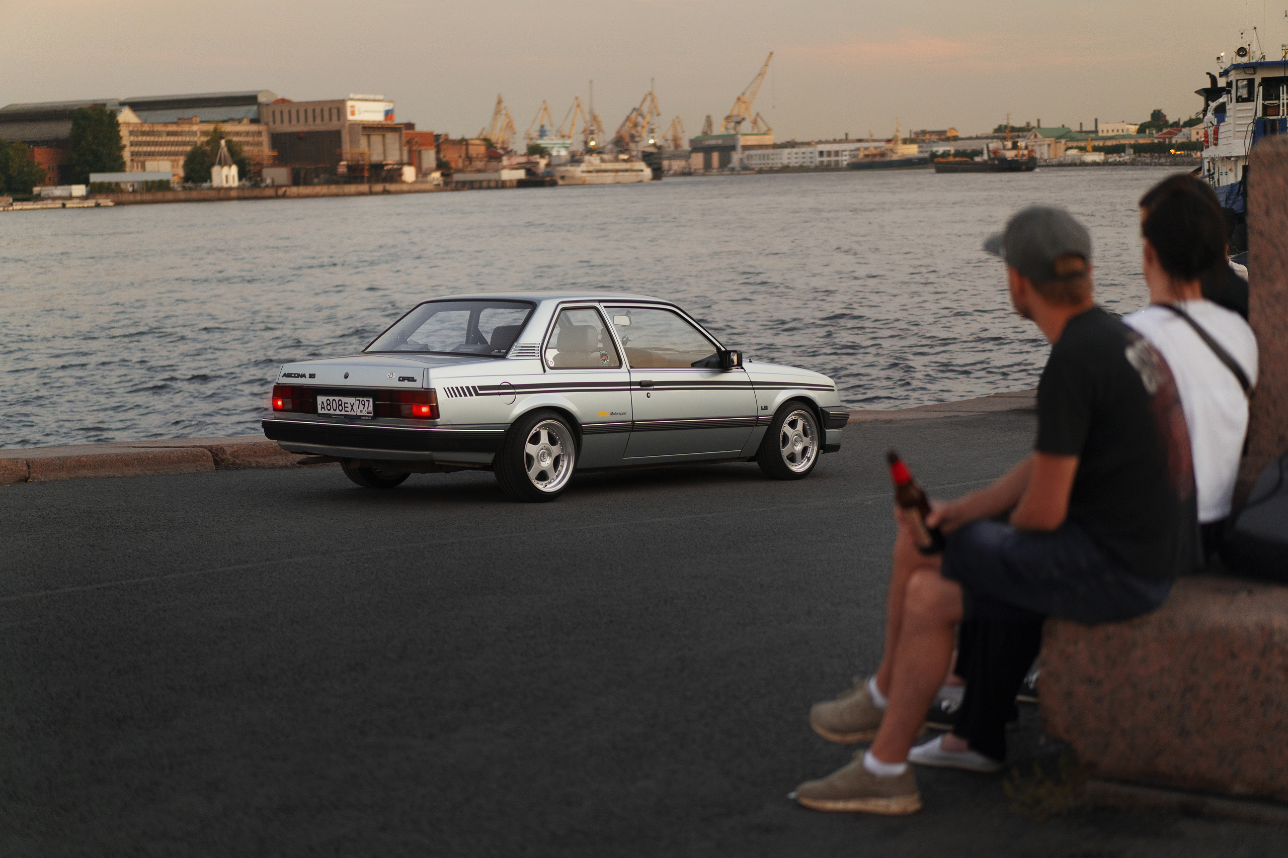 Opel Ascona популярный немецкий автомобиль на улицах  Санкт-Петербурга. Автомобильный фотограф Антон Цырулев