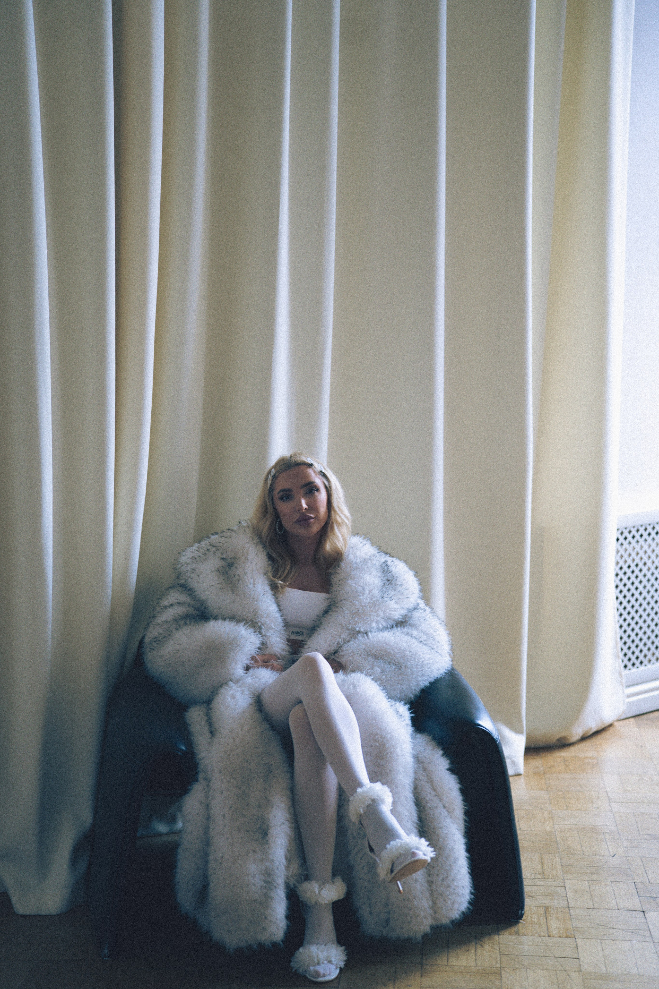 МИНИМАЛИЗМ В СТУДИИ НА ЧЕРНЫШЕВСКОЙ В СТУДИИ С БАЛКОНОМ. Профессиональный фотограф, Санкт-Петербург — Виктория Богомолова