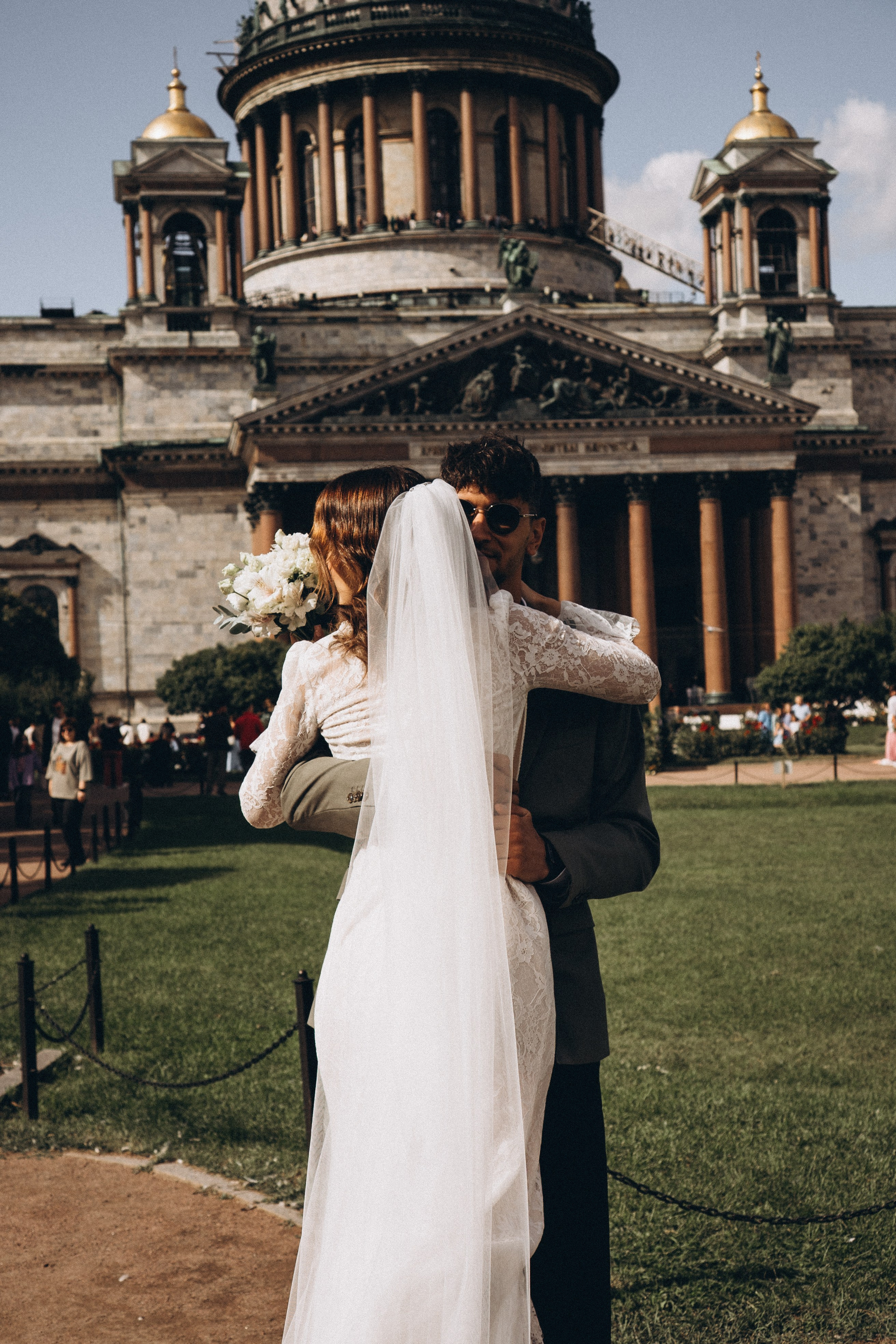 СВАДЕБНАЯ ПРОГУЛКА ВОЗЕ ИСАИКЕВСКОГО СОБОРА АСТОРИИ И ЗАКОНОДАЛЕТНОГО СОБРАНИЯ. Профессиональный фотограф, Санкт-Петербург — Виктория Богомолова
