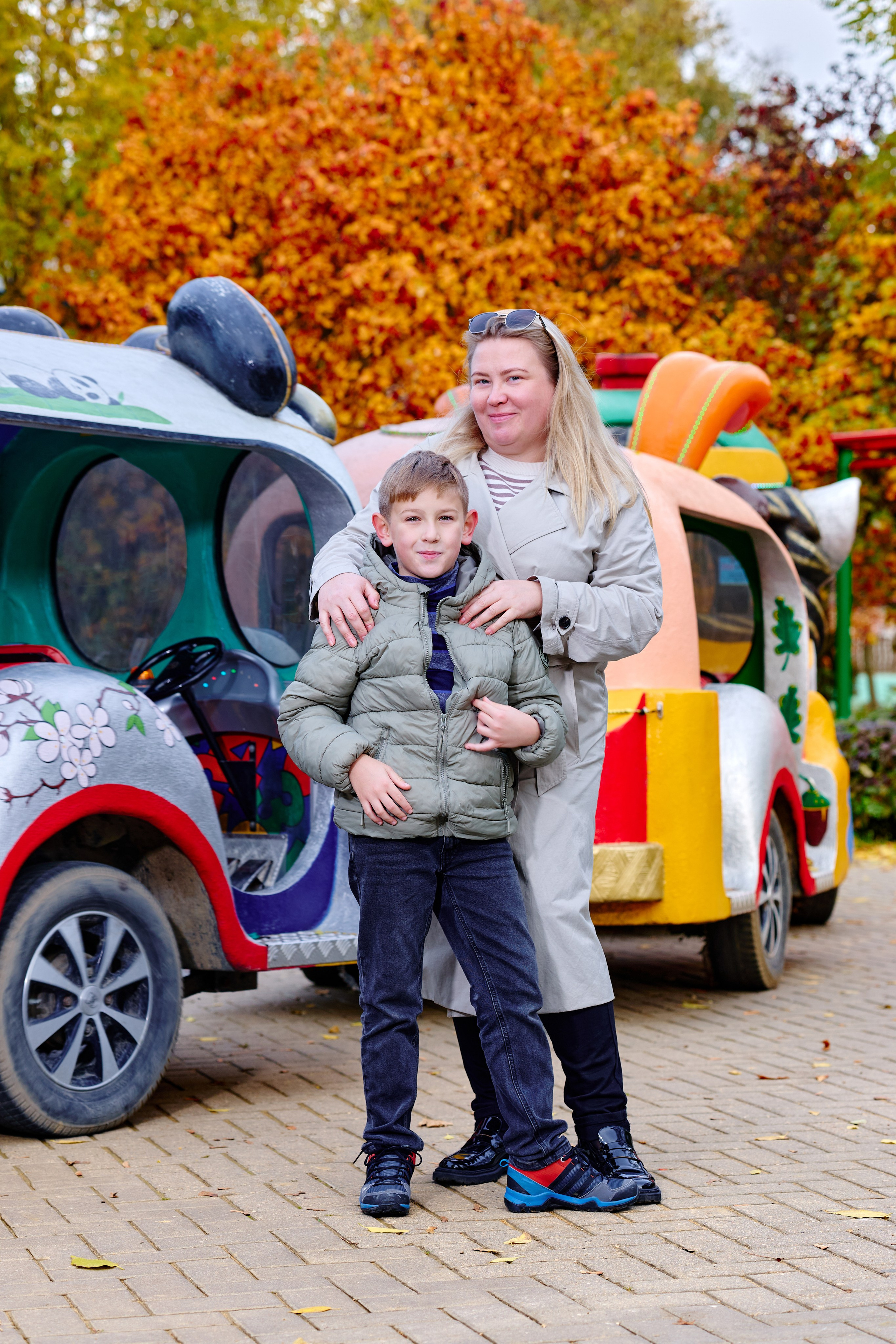 Прогулка в парке классом. Фотограф Выпускные альбомы Таганрог Сергей Коробченко