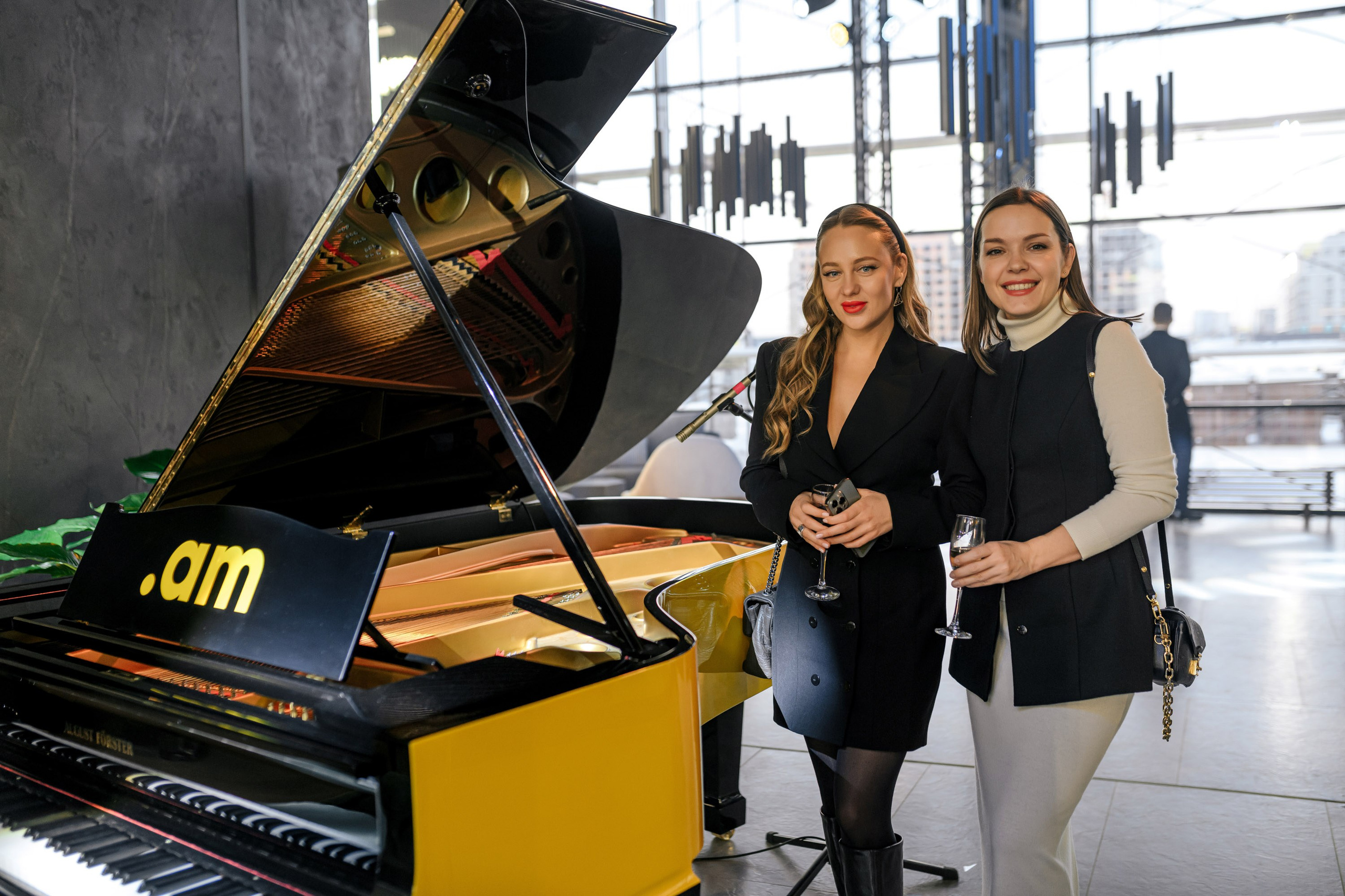 Amundsen. Максим Комаров — Профессиональный фотограф