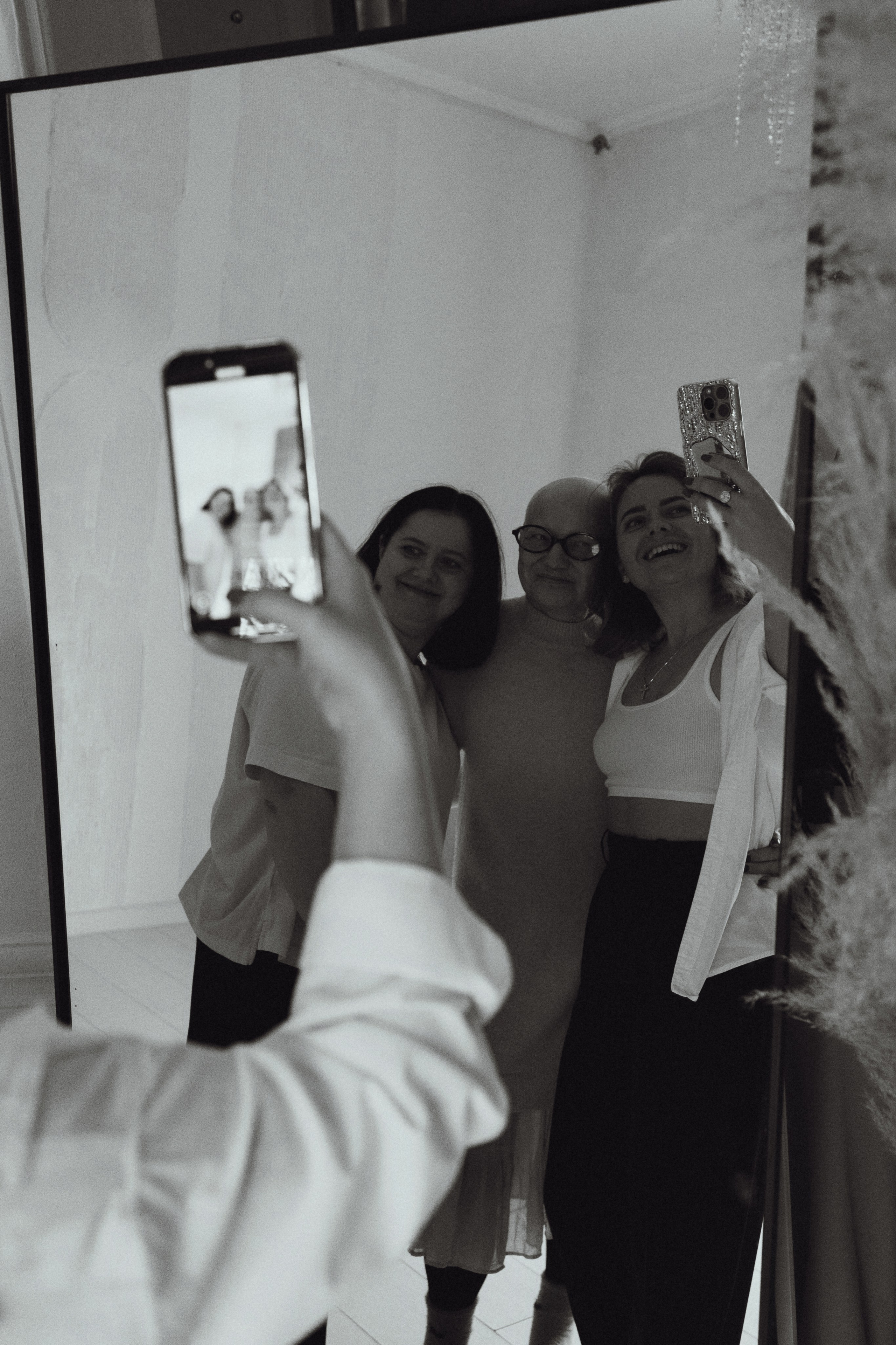 Пока мы ещё дети, мир кажется бесконечным, а мечты — возможны. Семейный фотограф Донецк