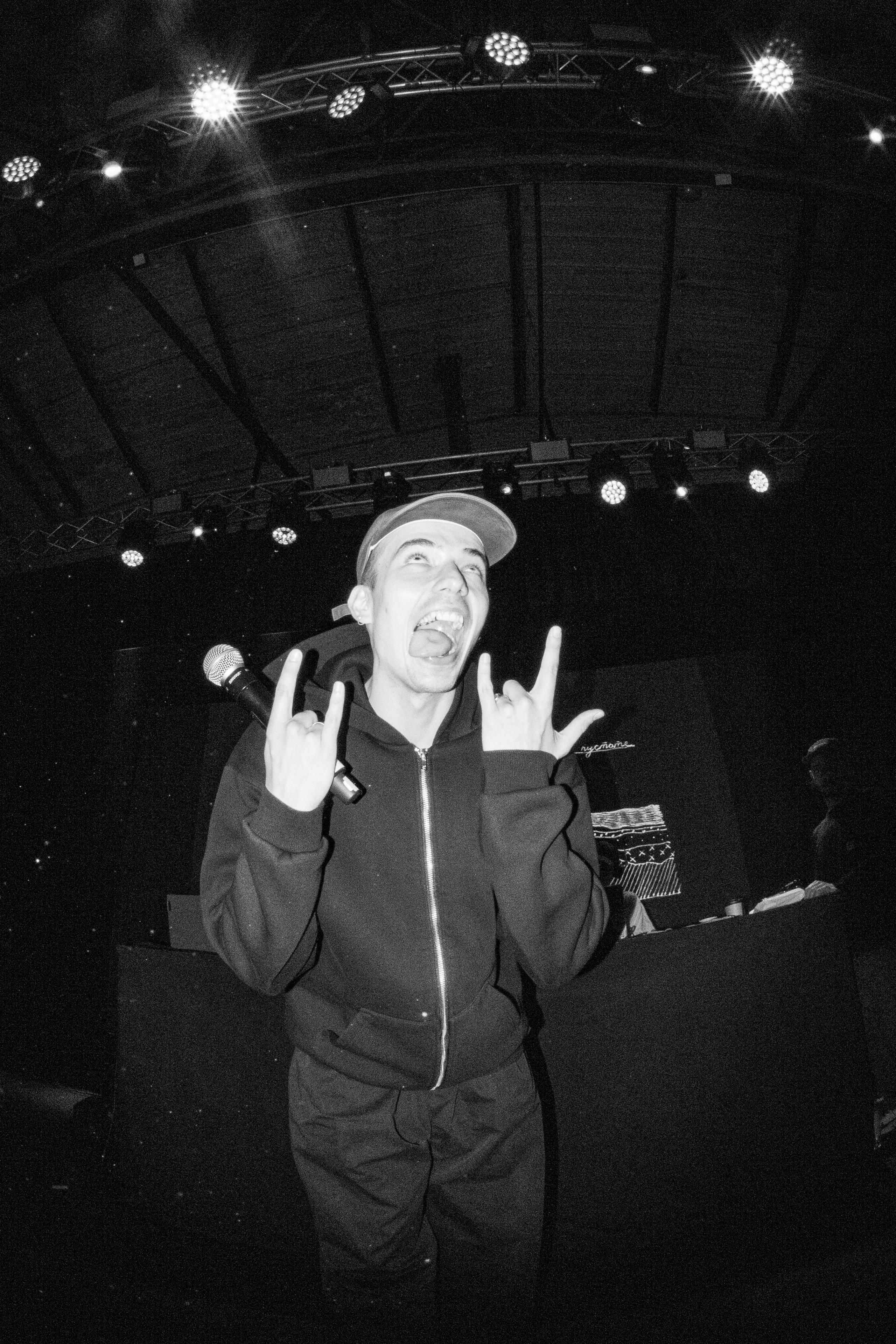 LORDS OF THE UNDERGROUND 27/10/25 (@youlovebu). Соня бу тебя сфоткала