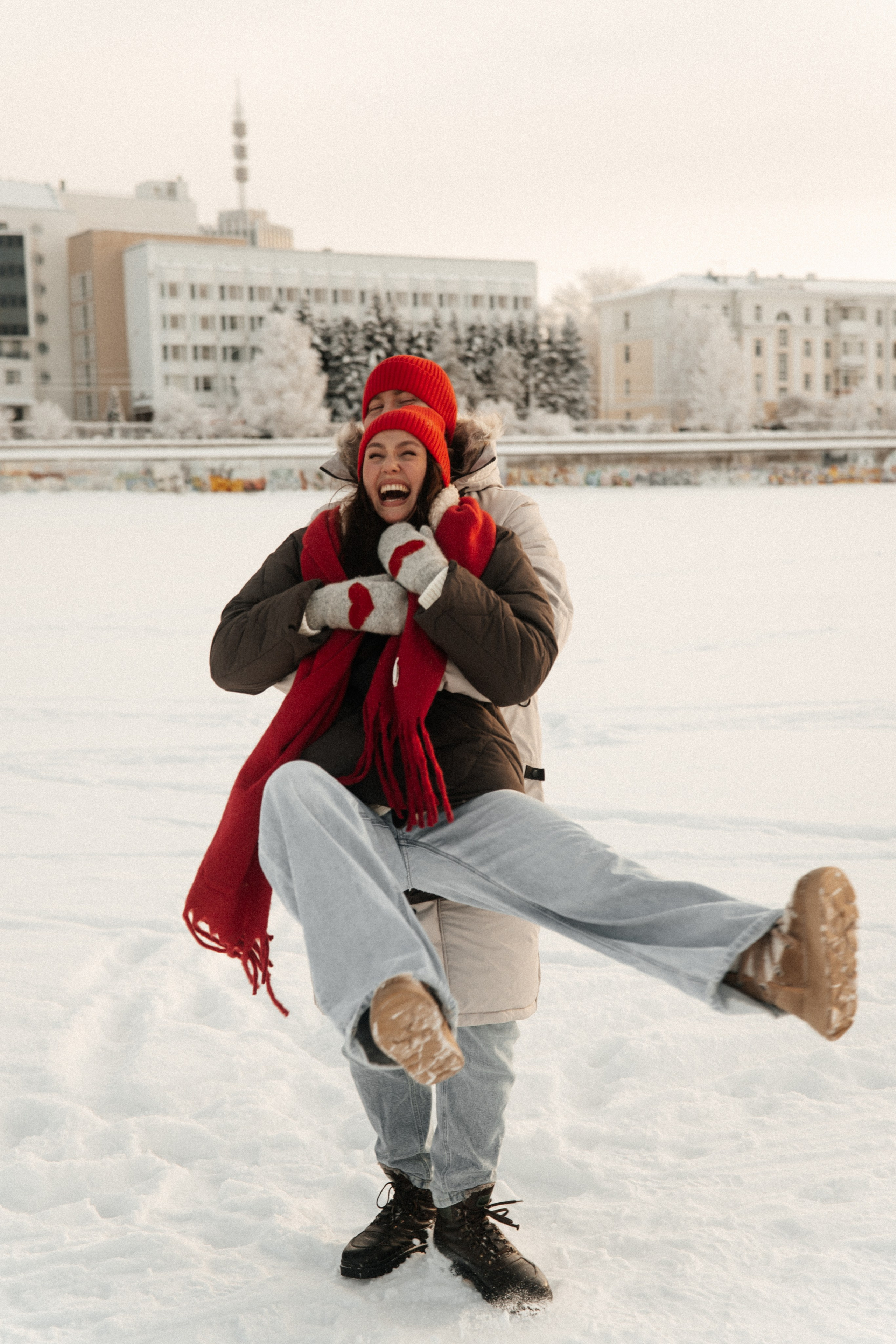 [our pulses aligned…]. Фотограф в Архангельске