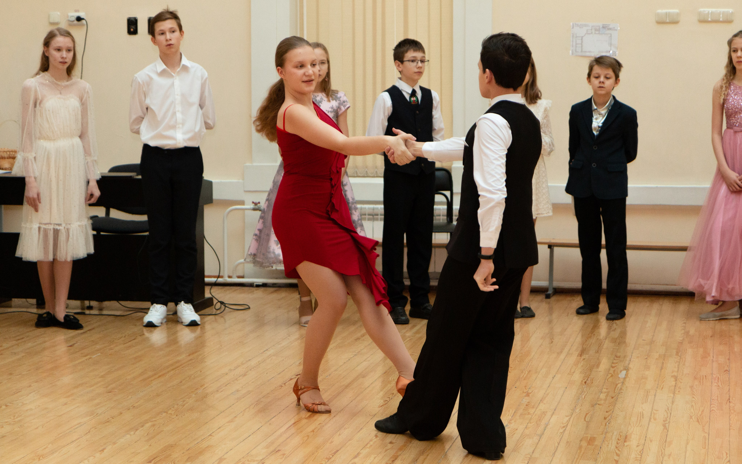 Съёмка в 9 гимназии города Екатеринбург. Предметный и репортажный фотограф Алексей Кротов