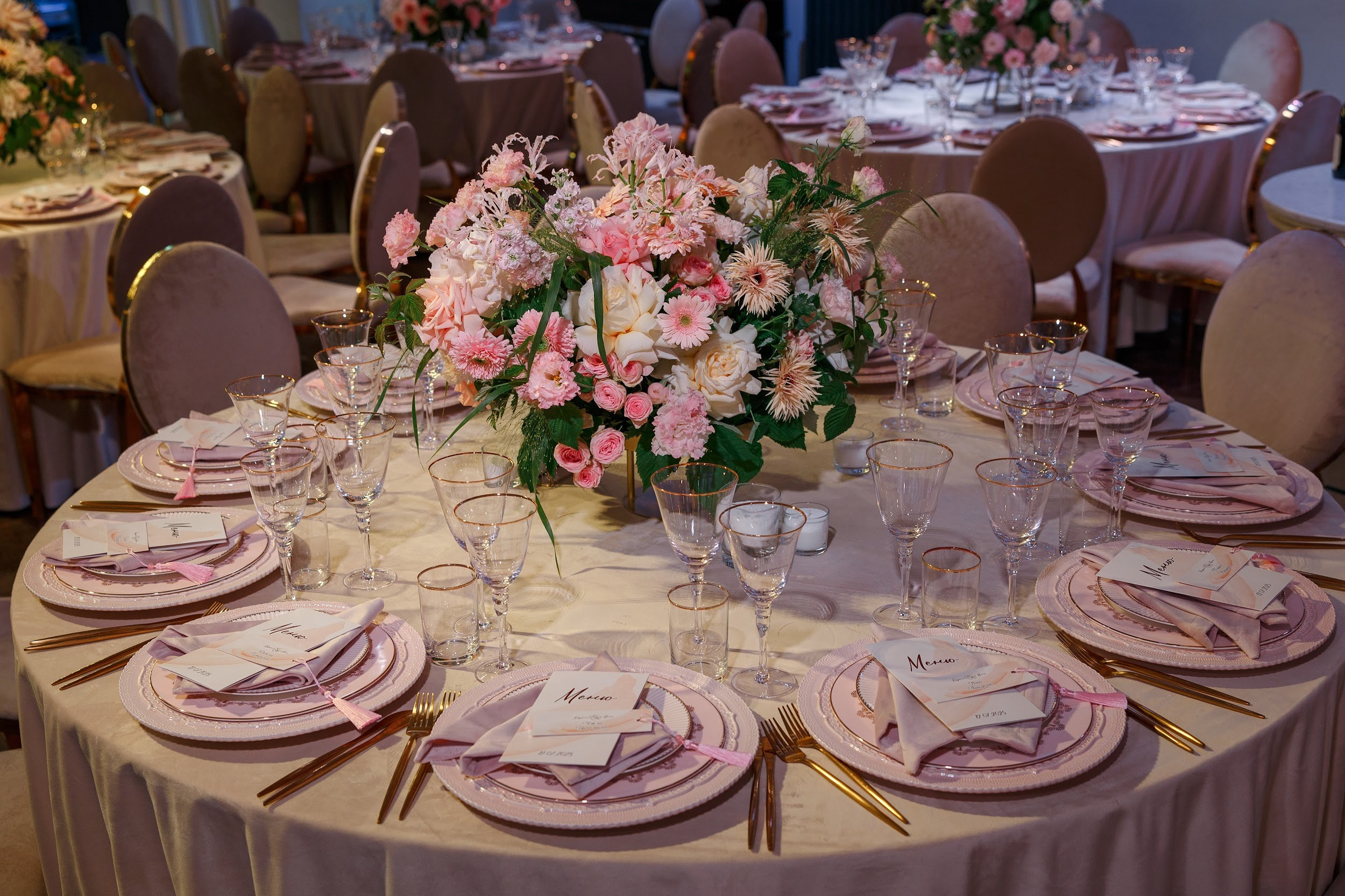 Свадьба в ресторане «Подмосковные вечера». Мастерская декора и флористики Юли Кирилловой