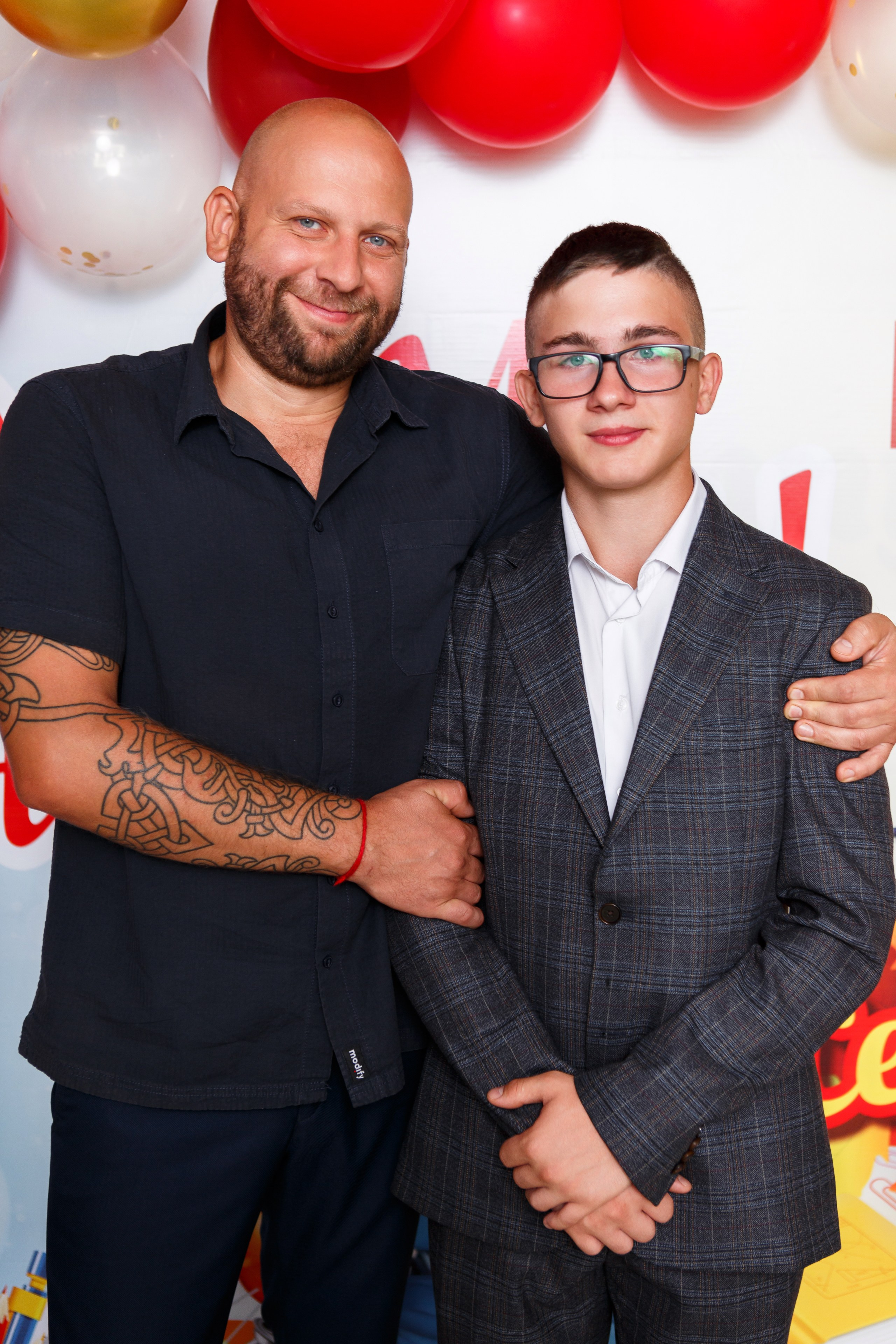 1 СЕНТЯБРЯ 2024 ГОДА — 9 ШКОЛА — ФОТОСЕССИЯ С РОДИТЕЛЯМИ. ТВОЙ АЛЬБОМ / ТВОИ ПРАВИЛА