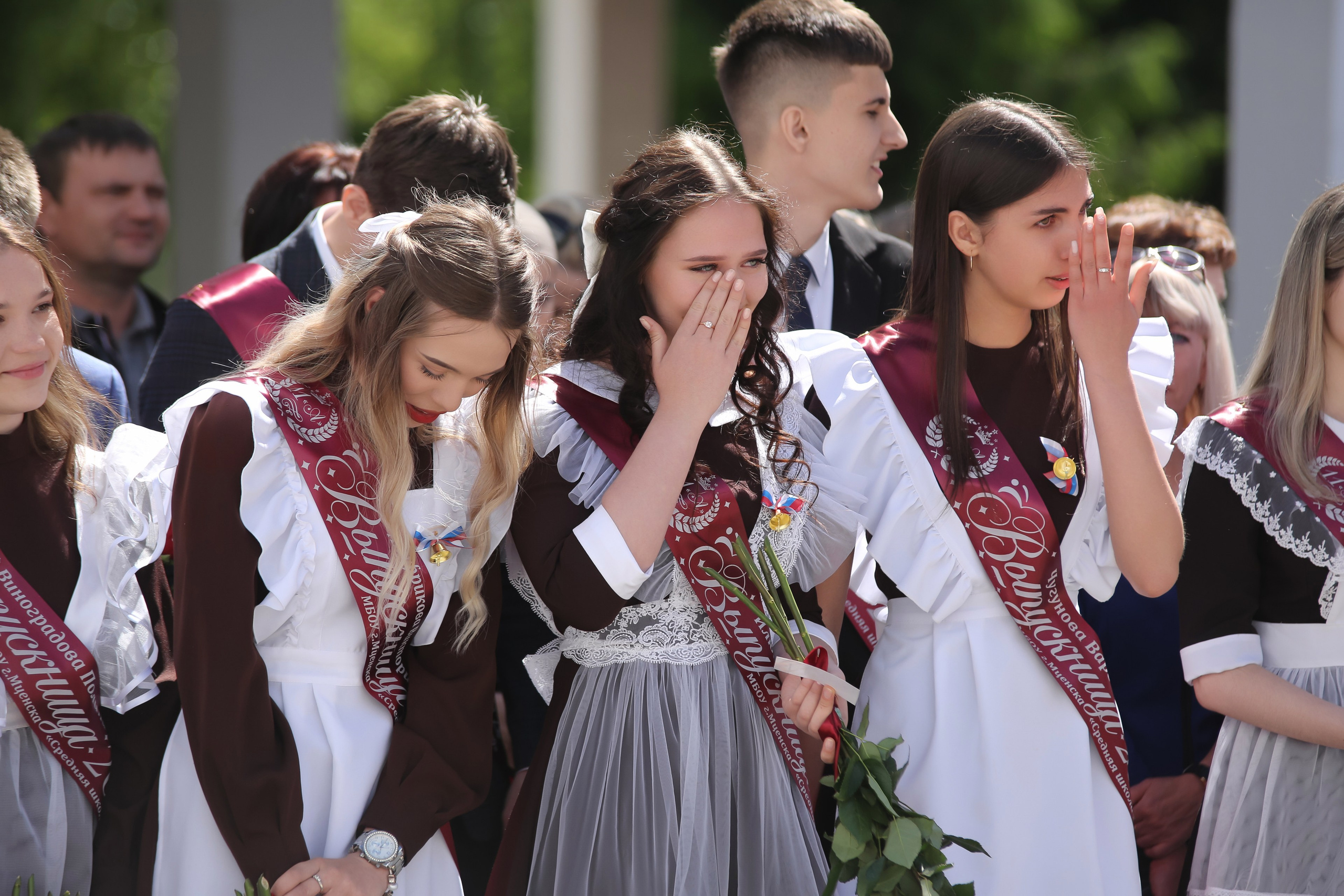 ЛИНЕЙКА «ПОСЛЕДНИЙ ЗВОНОК» 9 ШКОЛА 2024 г МЦЕНСК. ТВОЙ АЛЬБОМ / ТВОИ ПРАВИЛА