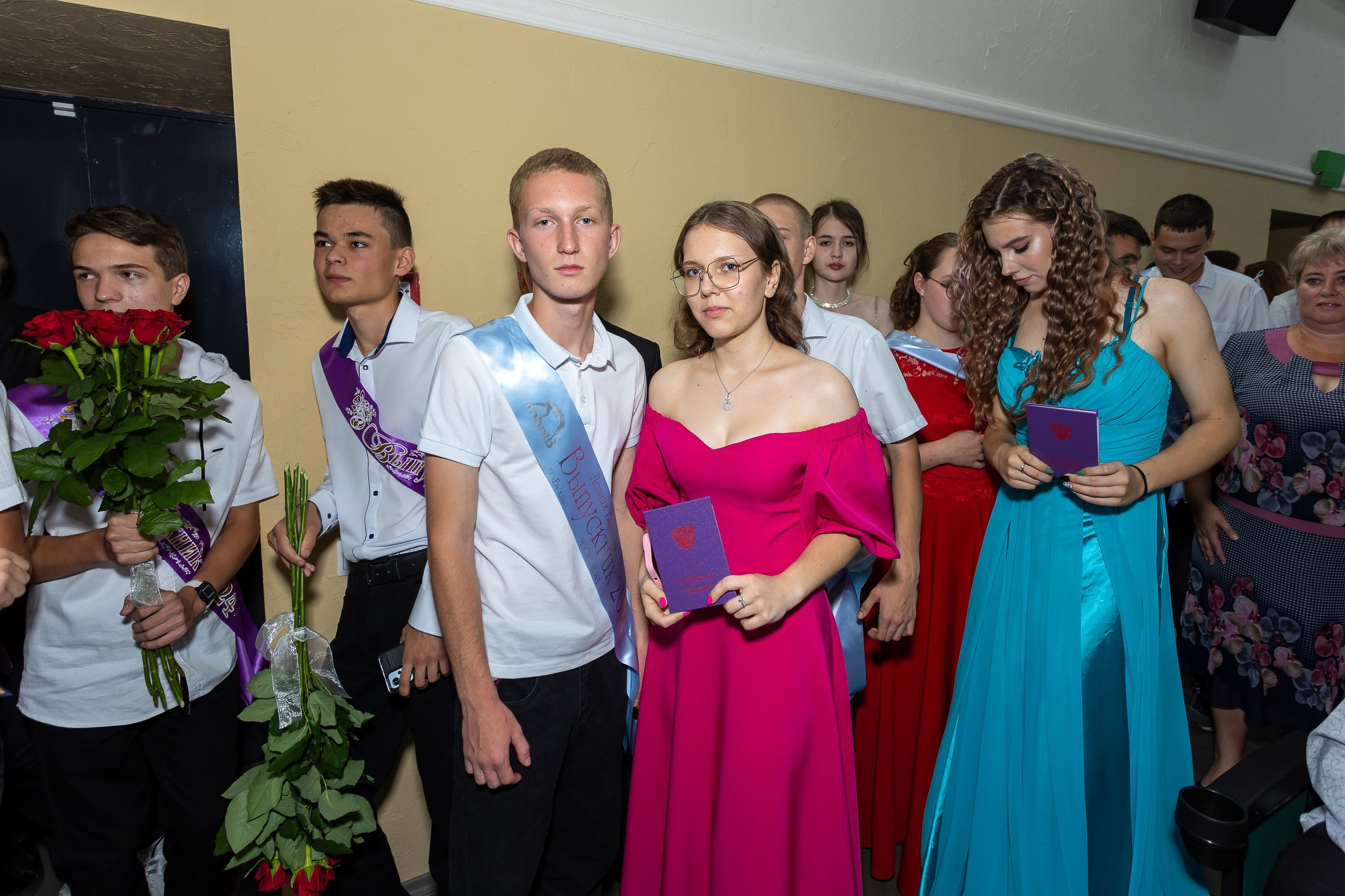 Вручение аттестата и выпускной вечер. Выпускные альбомы Майкоп, Краснодар Елена Золотарева