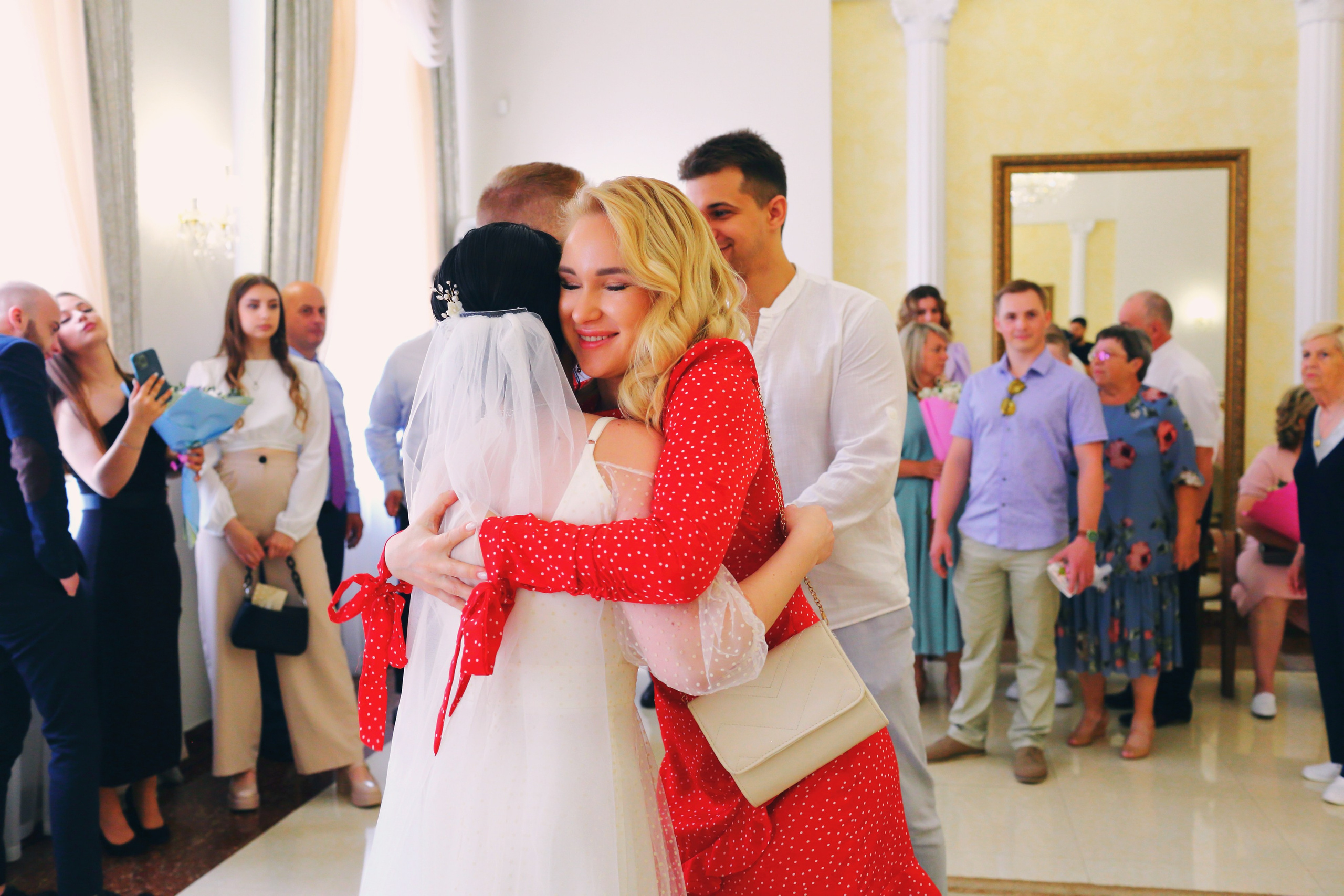 Съемка пары в отеле, на природе, в городе. Свадебный и репортажный фотограф в Ярославле и Санкт-Петербурге Роман Микрюков