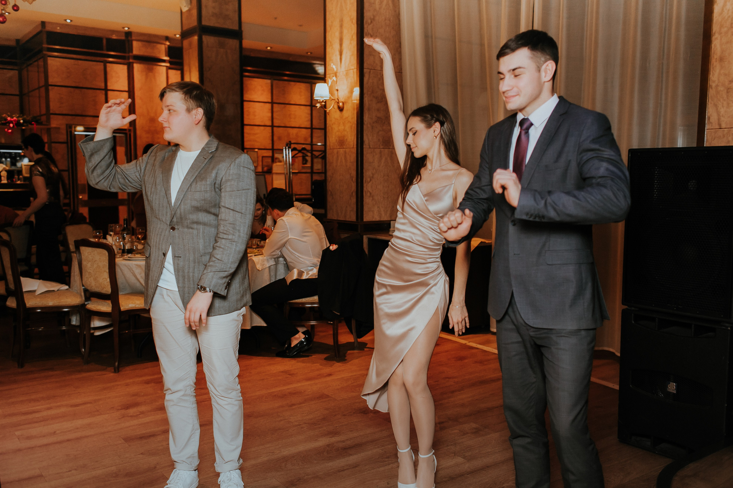 Съемка выездной регистрации в отеле. Свадебный и репортажный фотограф в Ярославле и Санкт-Петербурге Роман Микрюков