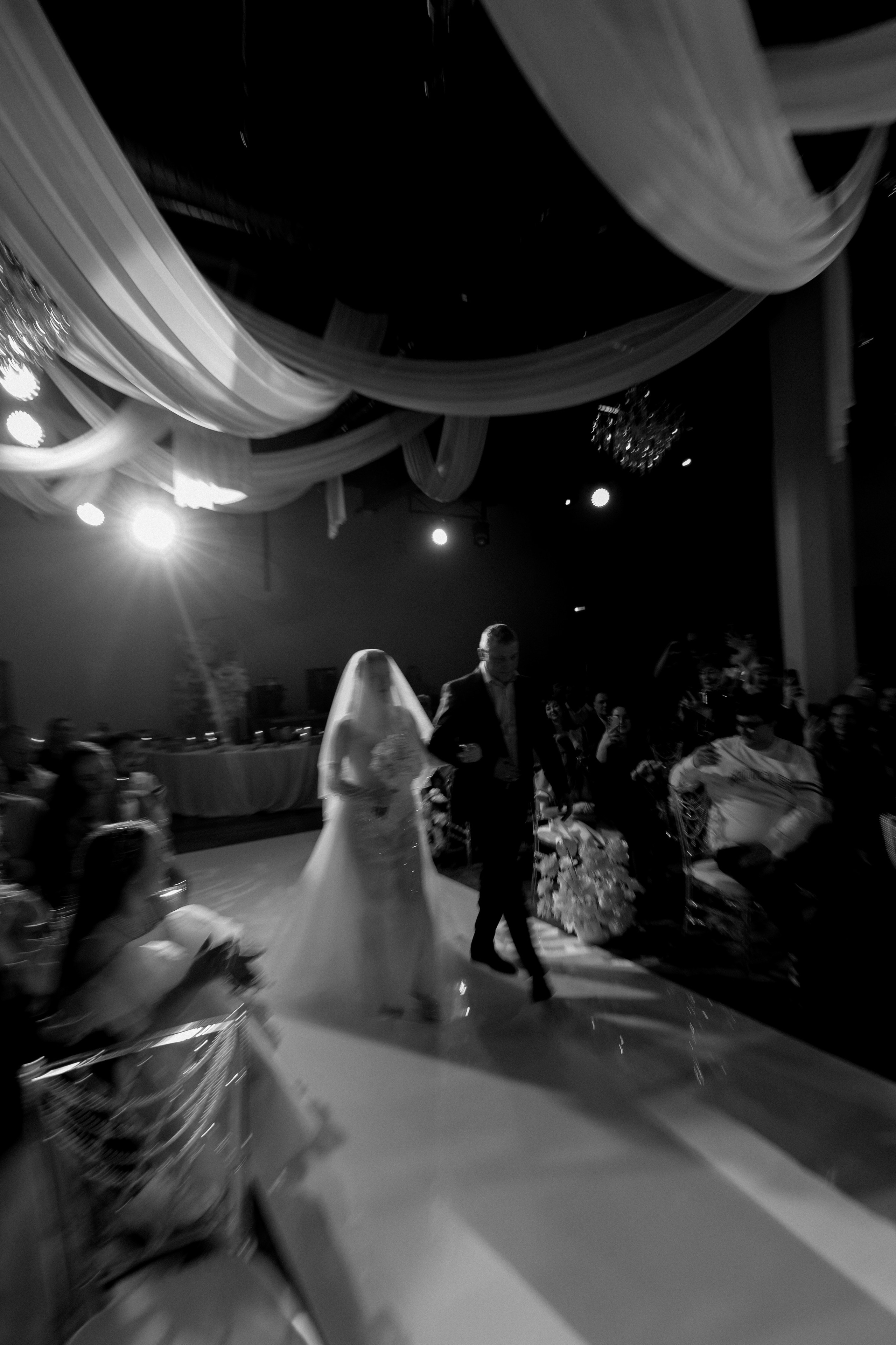 СВАДЕБНАЯ СЬЕМКА СБОРОВ В ОТЕЛЕ И ВЫЕЗД НА ЦЕРЕМОНИЮ (СНЯТО В СИБИРЕ В НИЖНЕВАРТОВСКЕ). Профессиональный фотограф, Санкт-Петербург — Виктория Богомолова