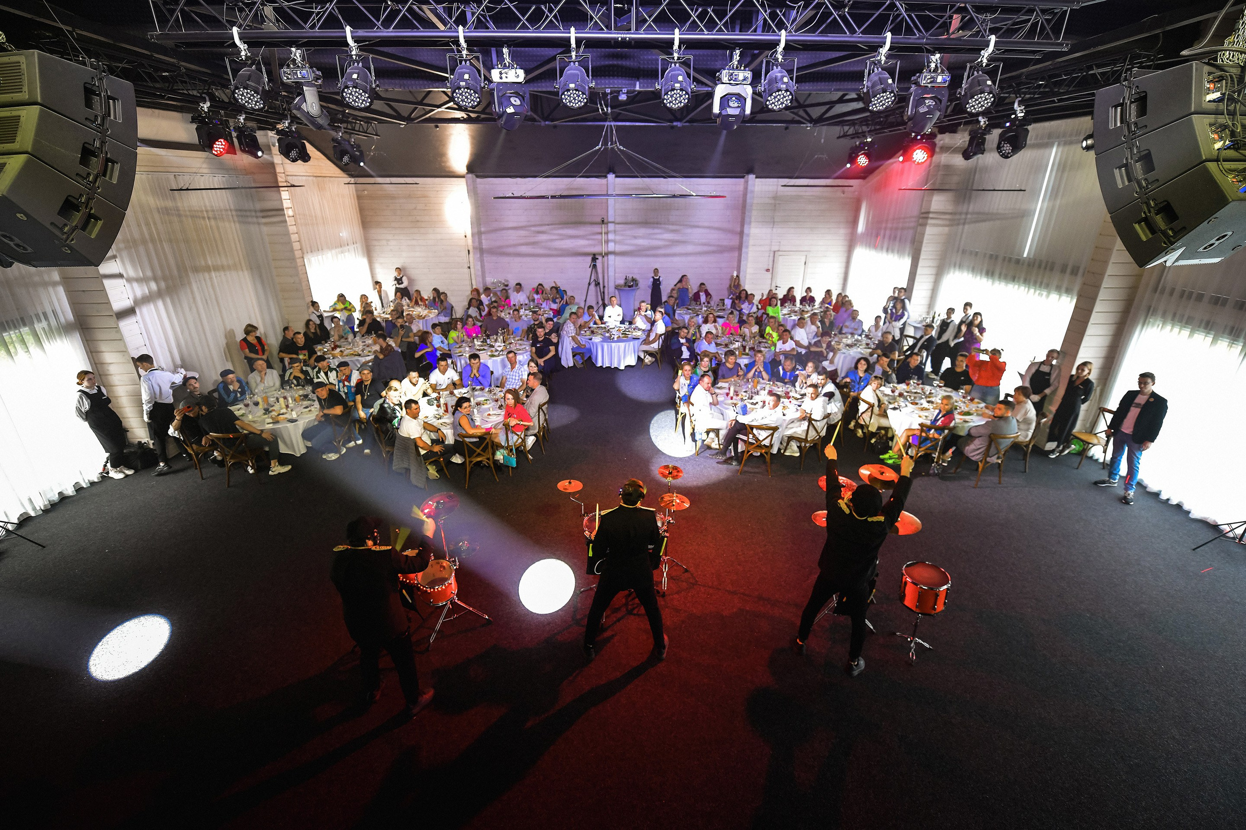 📸 Фоторепортажи с корпоративов и юбилеев в Красноярске | Примеры работ. 📸 Свадебный и семейный фотограф в Красноярске Тихомиров Евгений | 17 лет опыта | 800+ свадеб