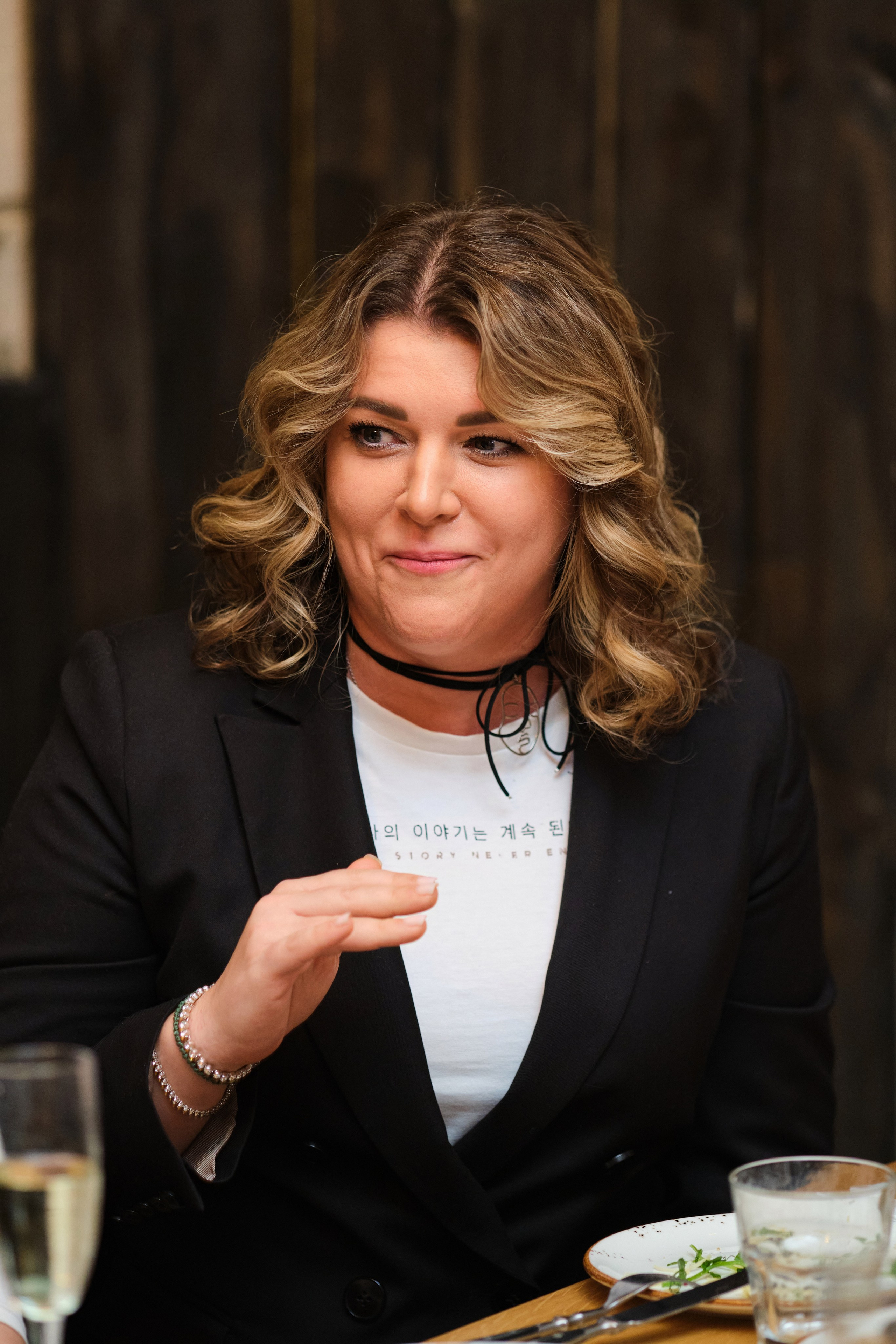 Фотосъёмка выпускного школы «Метатрикветра» в гастропабе «Особняк. Репортажный фотограф Дмитрий Литвинский. Минск, Беларусь, мир