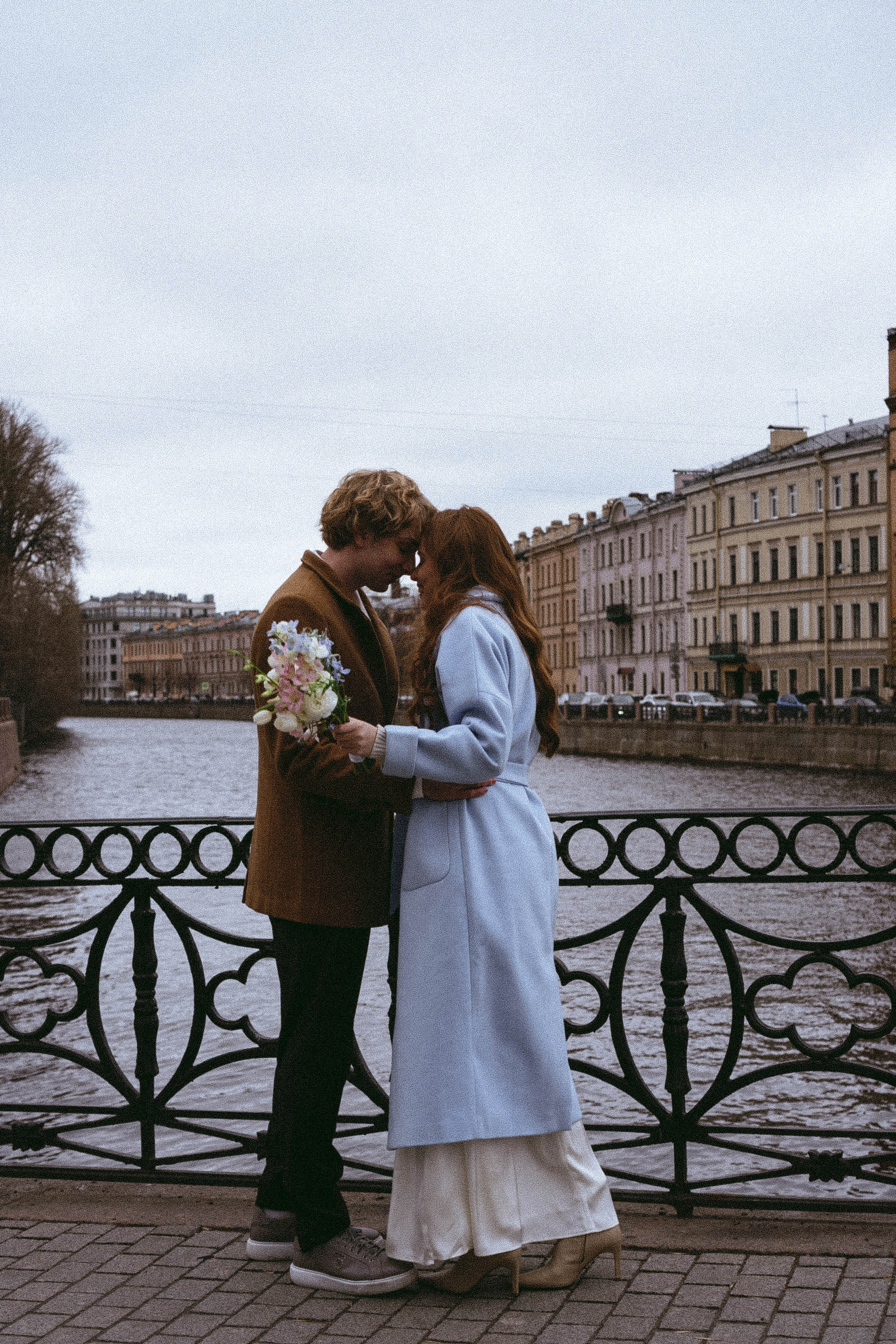 СВАДЕБНАЯ ПРОГУЛКА ПО ПЕТРОГРАДКЕ ВЕСНОЙ (ФОТОСЕССИИЯ ПАРЫ СВАДЕБНАЯ). Профессиональный фотограф, Санкт-Петербург — Виктория Богомолова
