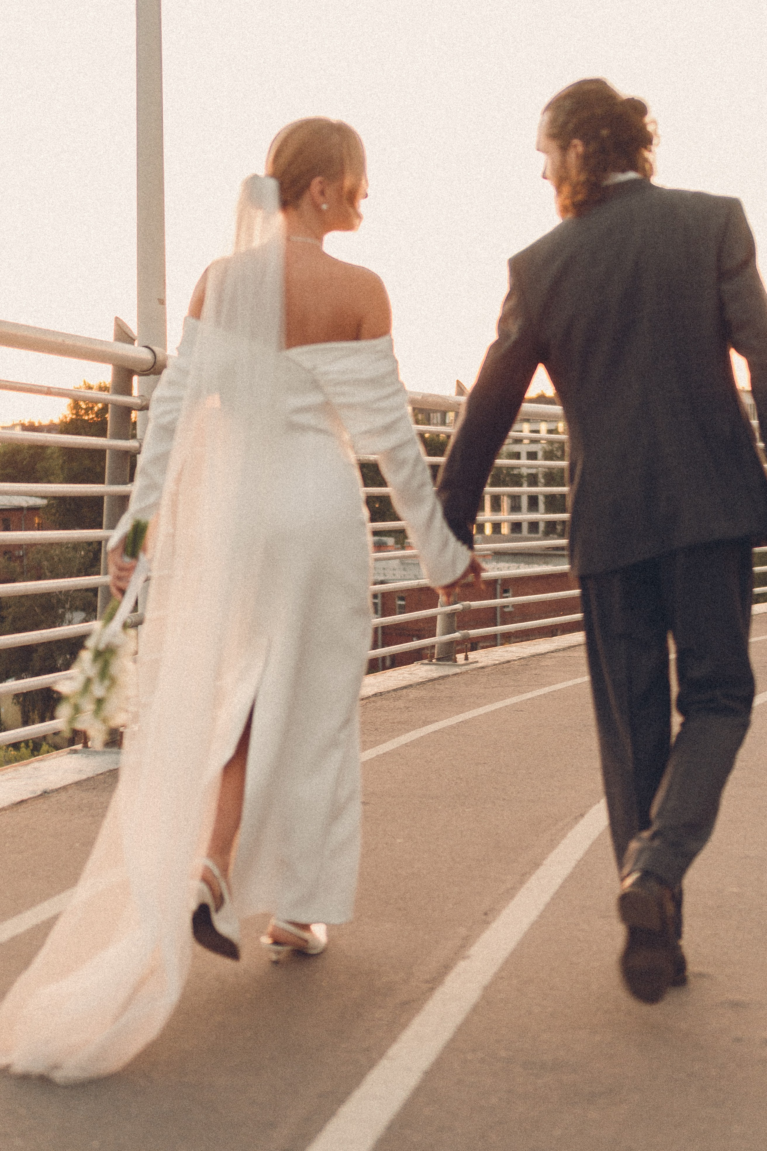 СВАДЕБНАЯ СЬЕМКА ВОЗЛЕ МСОТА БЕТАНКУРА НА КАБРИОЛЕТЕ. Профессиональный фотограф, Санкт-Петербург — Виктория Богомолова