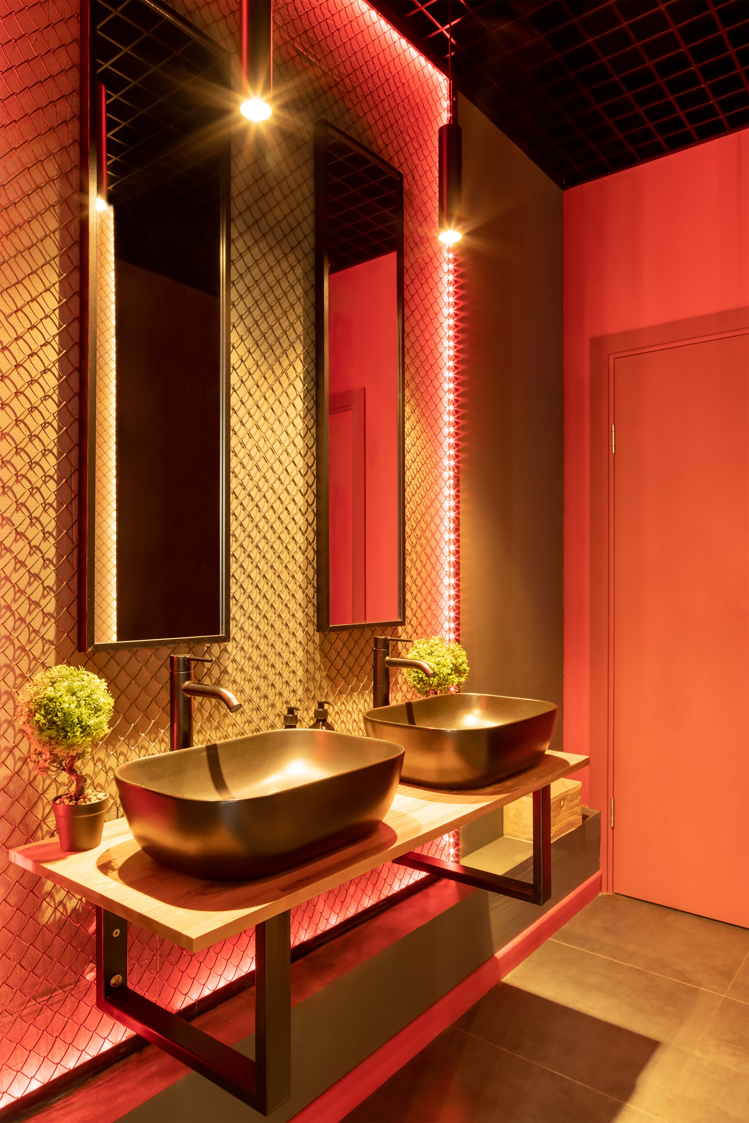 Пивной магазин-паб ProBEERKA. Интерьерный фотограф. Фотограф архитектуры