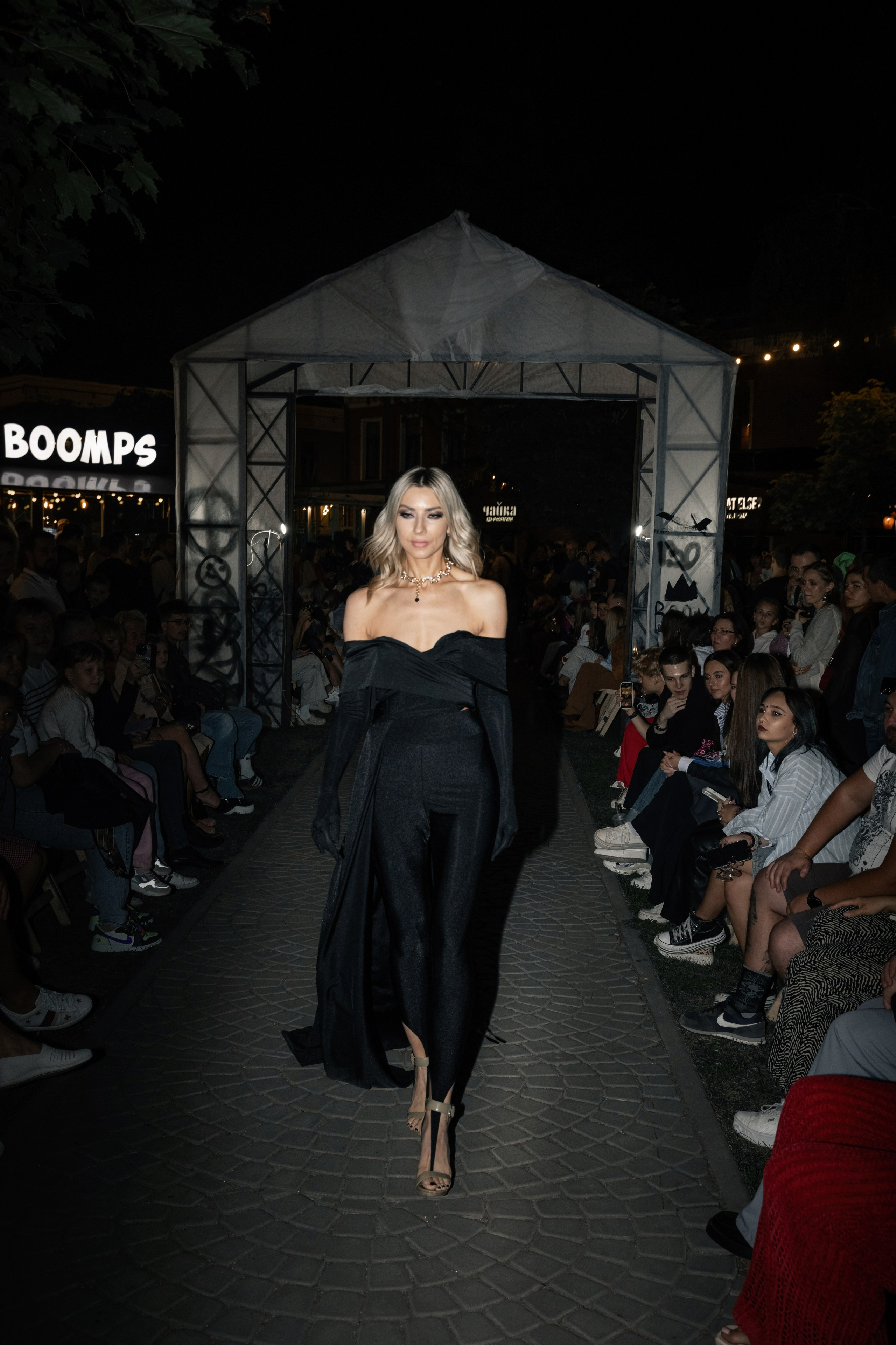 PODIGOO | Ночной Показ Тульских Брендов Одежды. Фотограф брендов и бизнеса в Москве Алексей Сентюрин