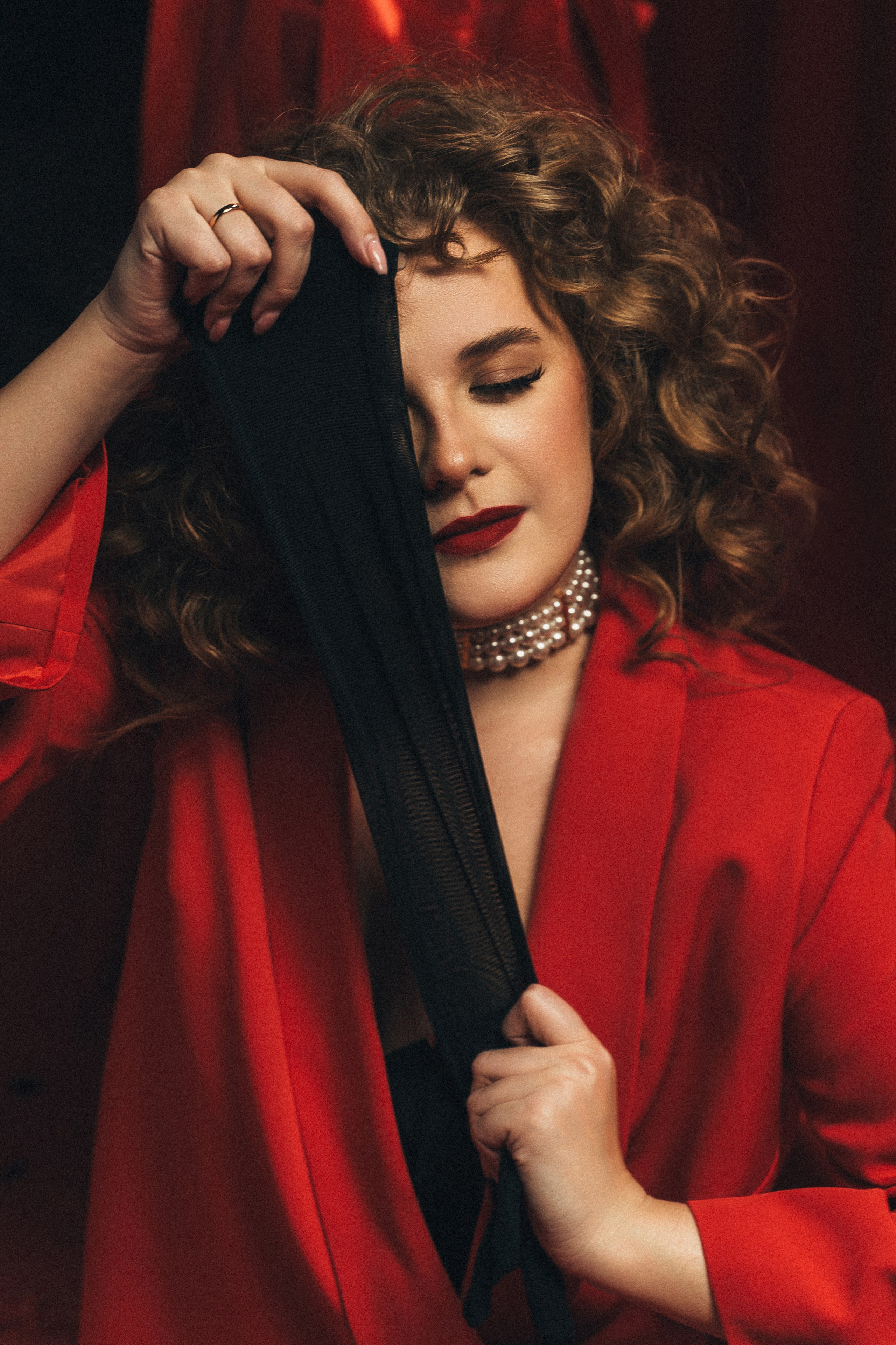 Ledy in Red. Выпускной школьный альбом в Орске и Москве — Фотограф Наталья Лаптова