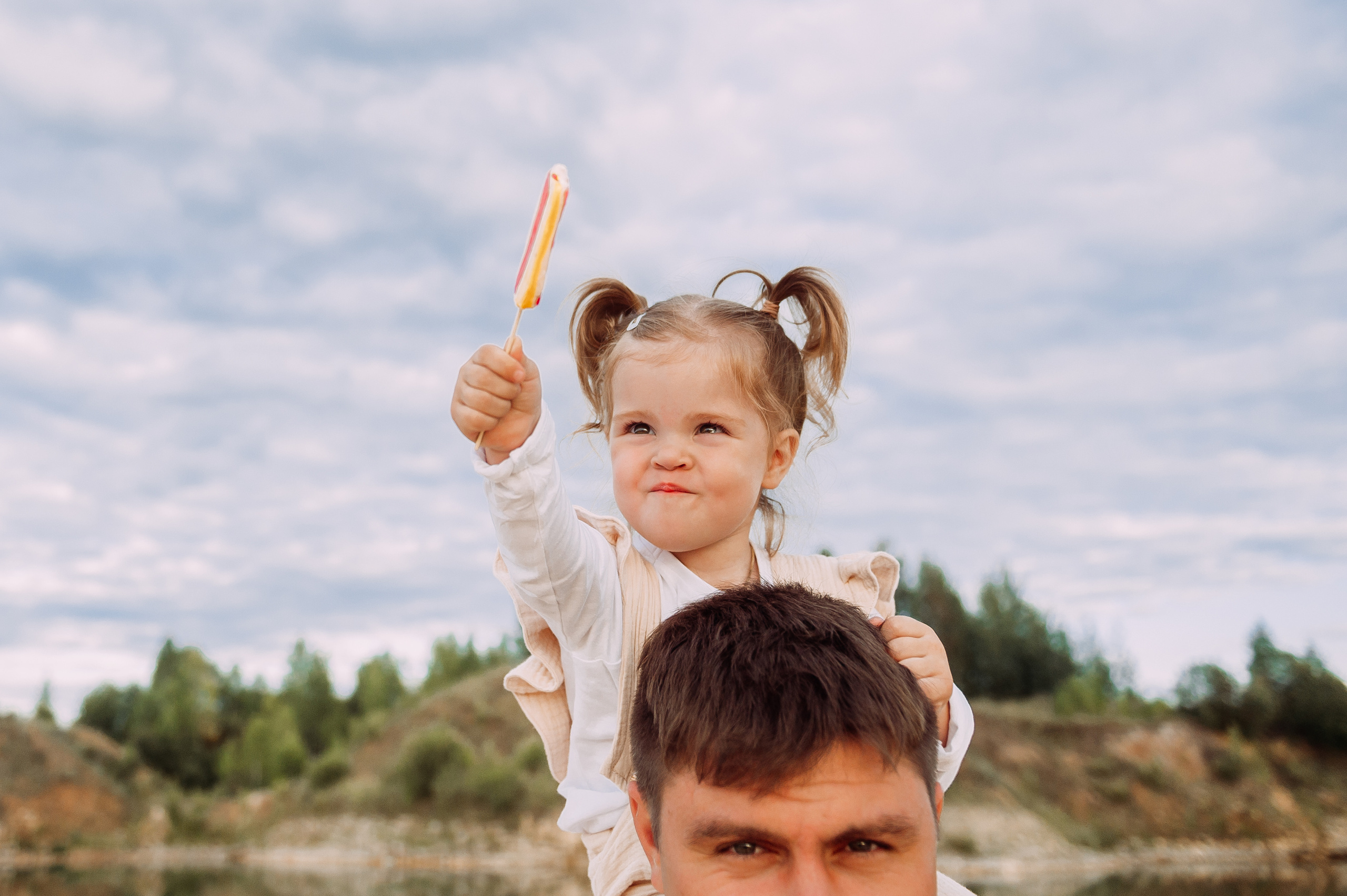 Карьер три человека и фотограф. Свадебный фотограф Алёна Замотаева