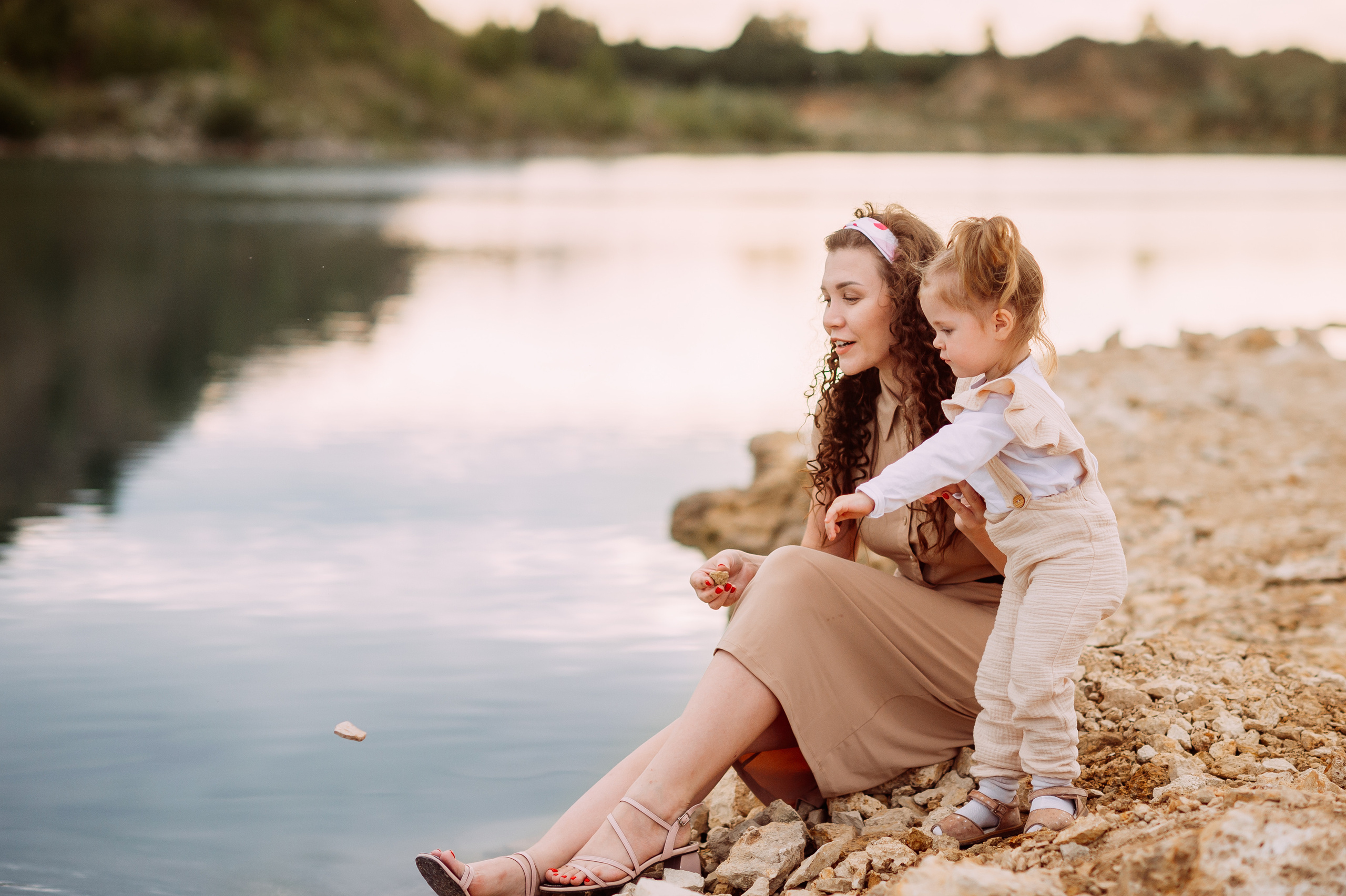 Карьер три человека и фотограф. Свадебный фотограф Алёна Замотаева