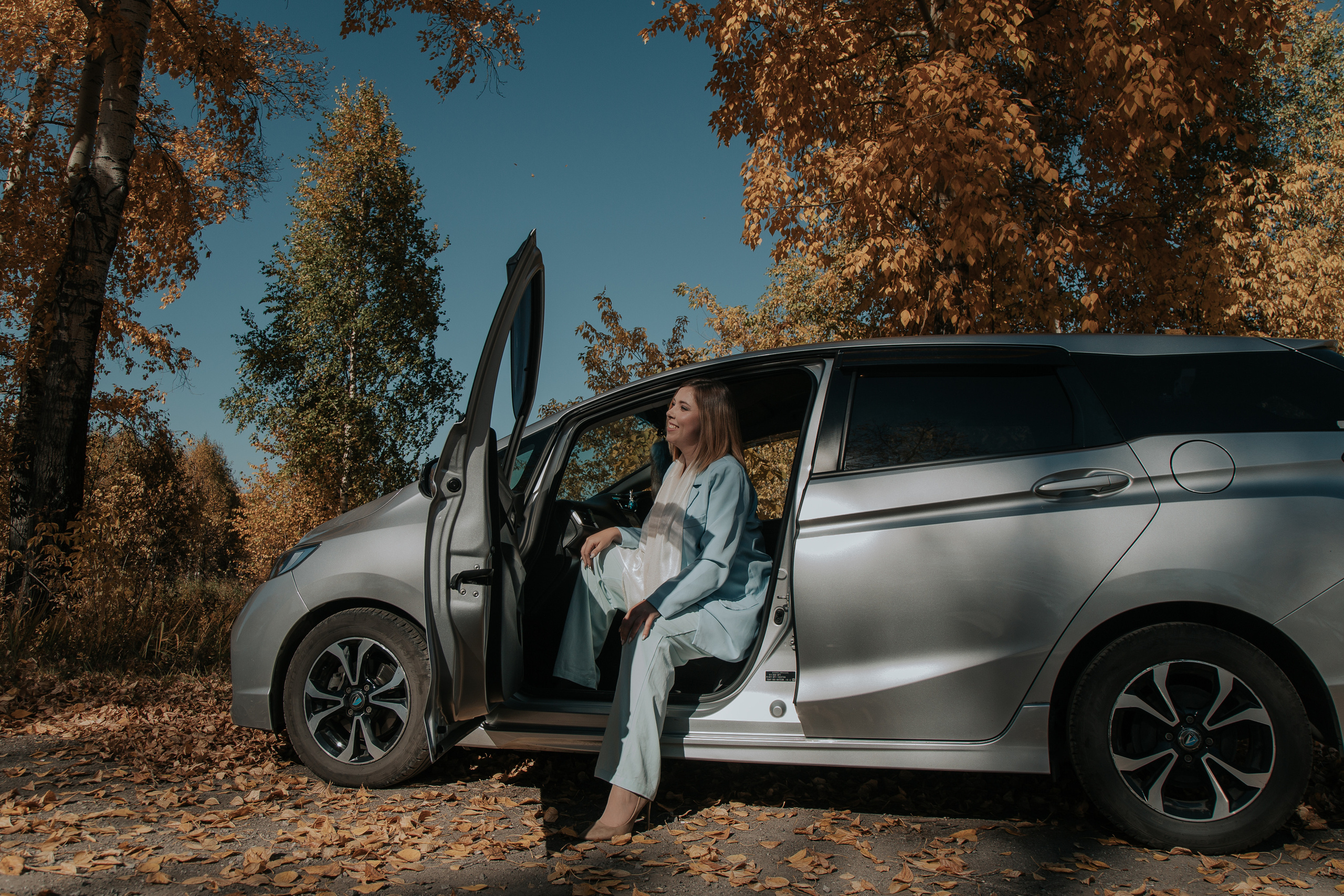 ОСЕННЯЯ ФОТОСЕССИЯ С МАШИНОЙ. Фотограф в Киселёвске Татьяна Трухалева