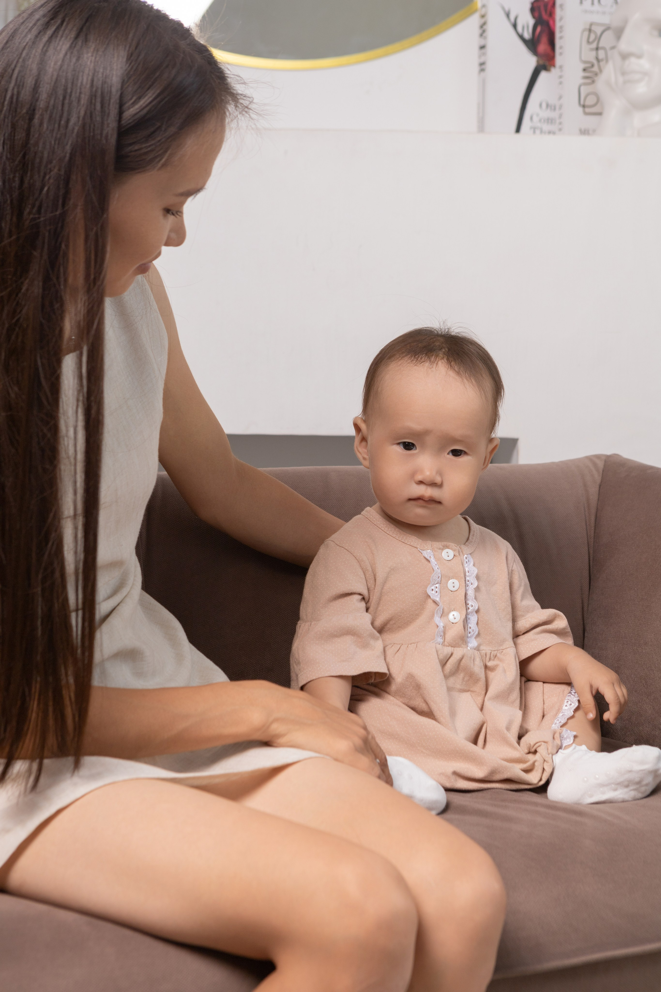 Малышка с мамой. Семейный фотограф Кызыл Олчей Ензак