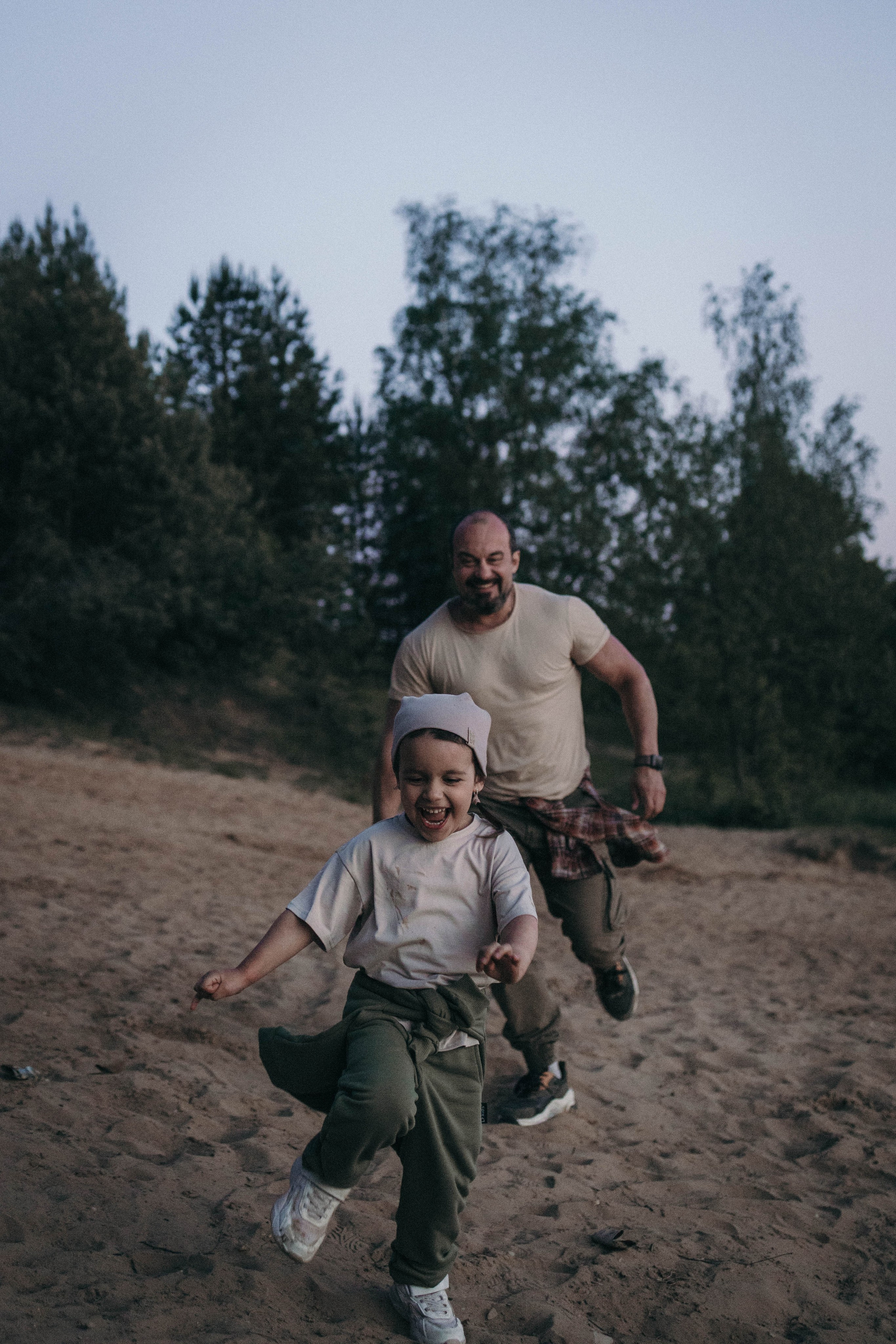 Закатная фотосессия папы и дочки. Семейный фотограф в Москве, Щелково, Фрязино _ Виктория Степанова