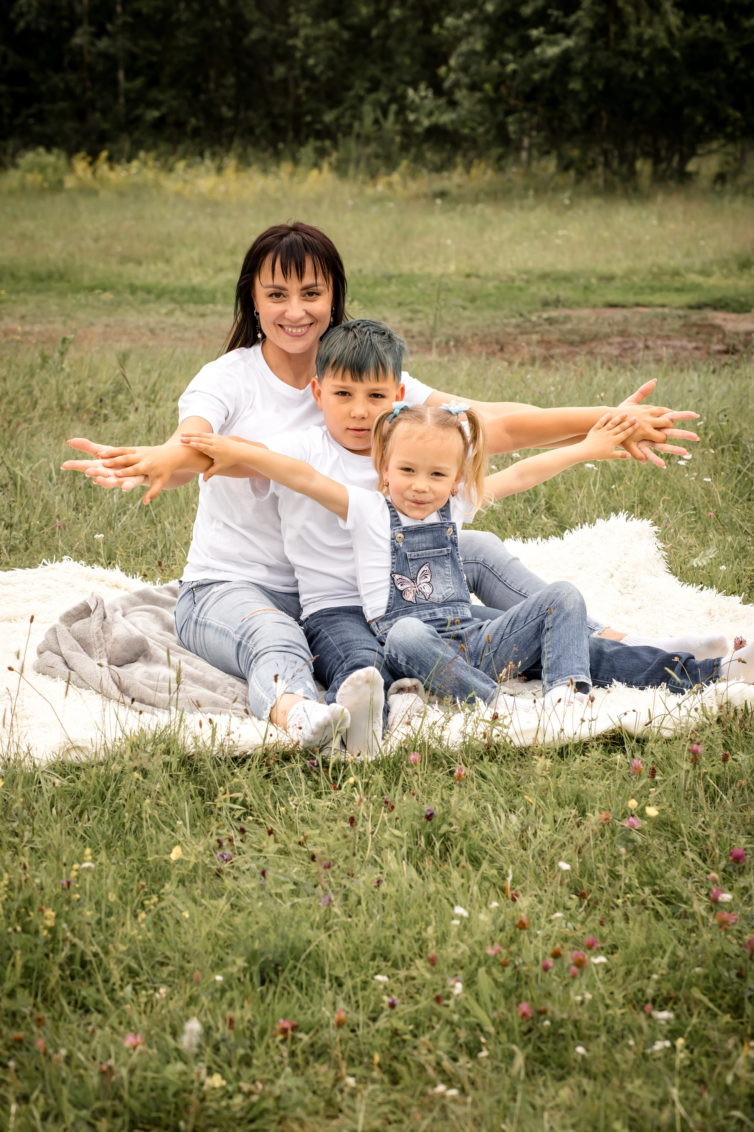 Катя с детками