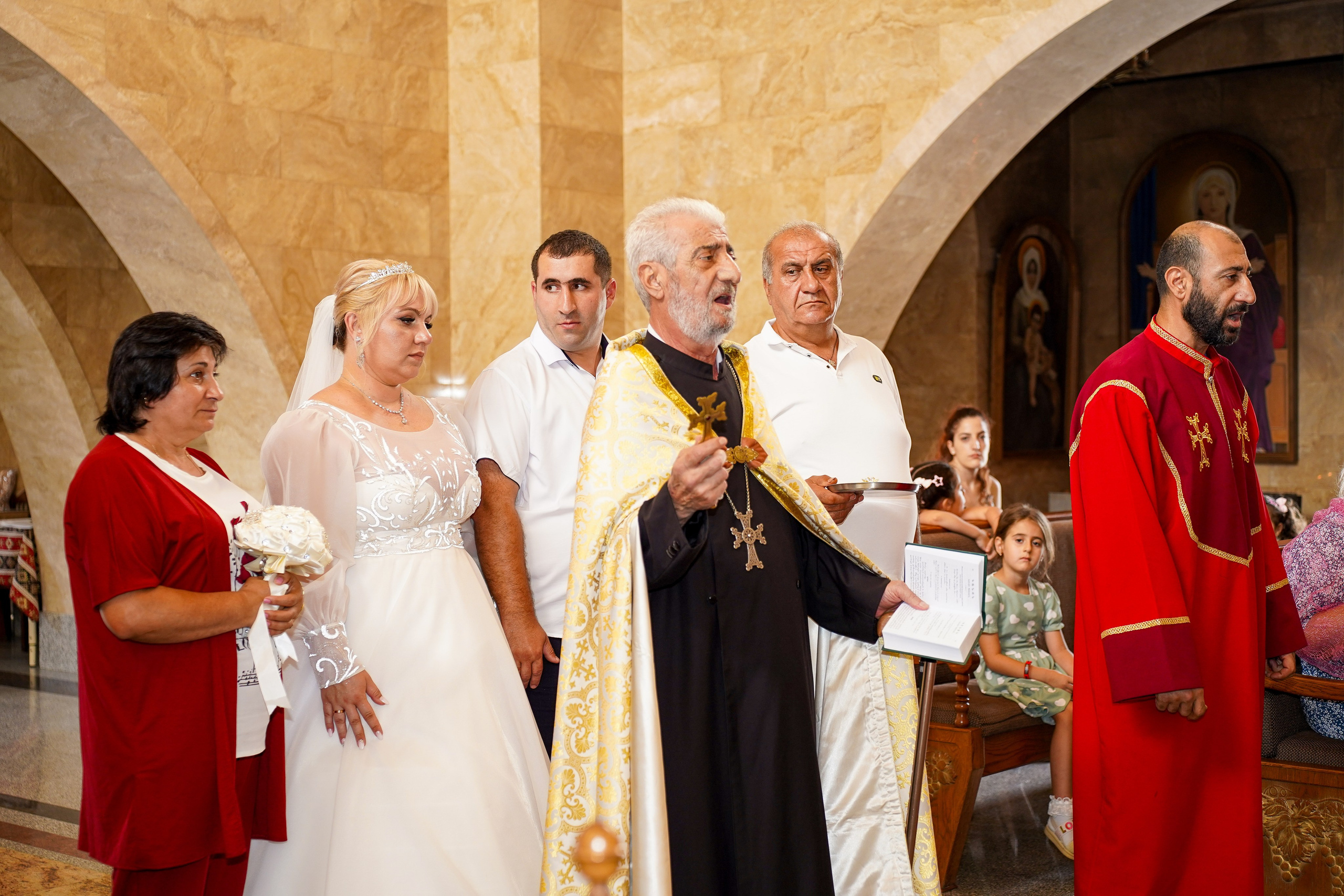 Обряд венчания в Армянской церкви. Фотограф Новороссийск | Геленджик и ЮФО Эльвина Ясинская
