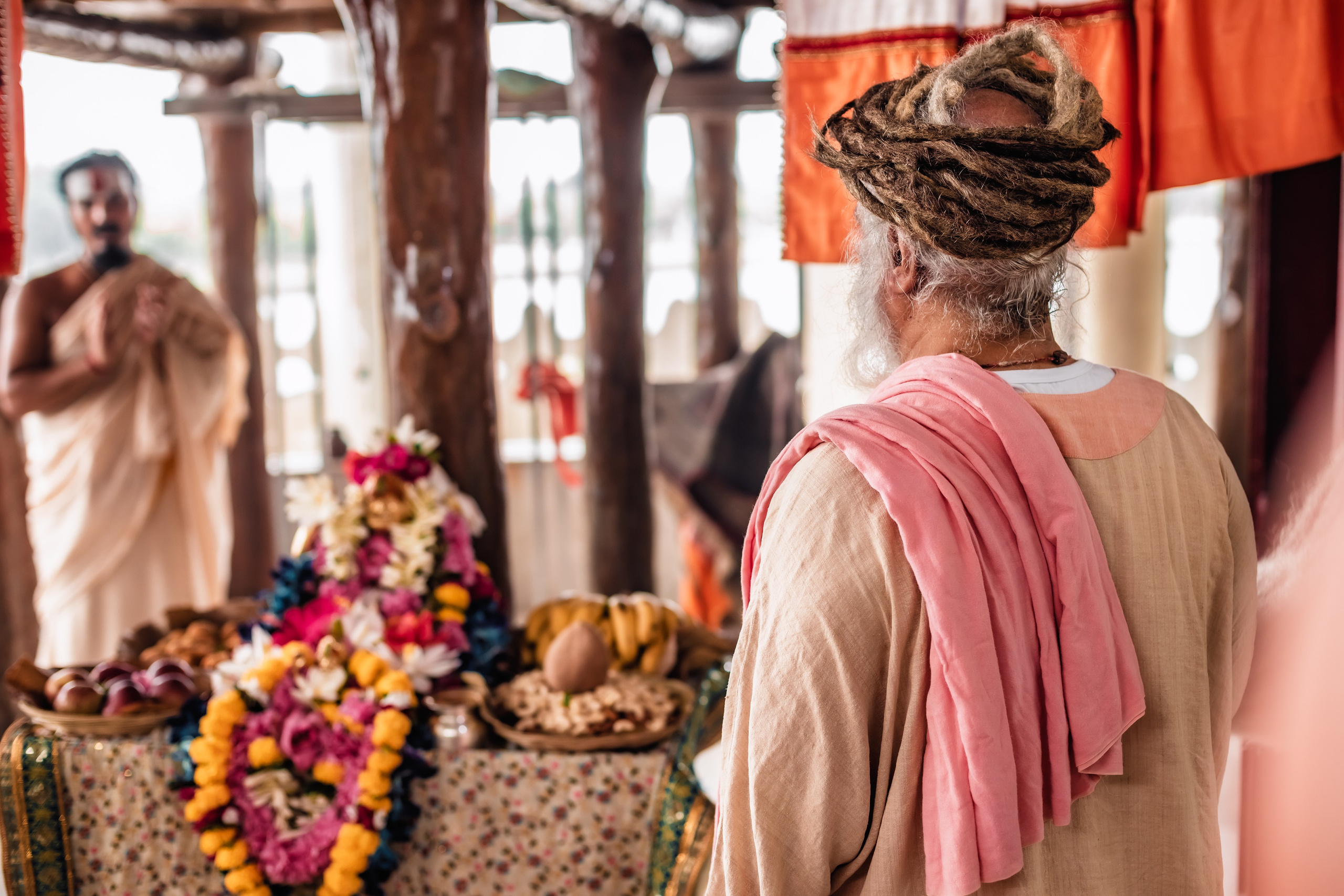 Abhisheka Devraha Baba on Sri Devdas ji maharaj bd. Mariam Bagdasaryan