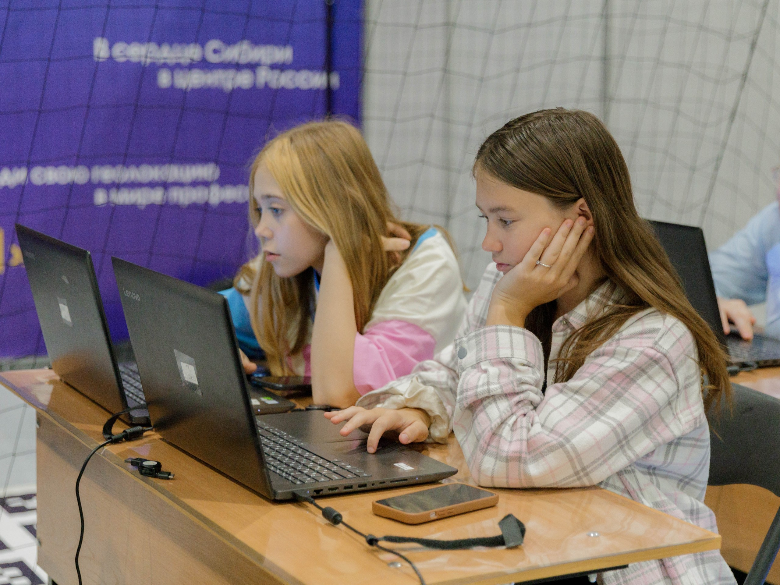 Фестиваль беспилотных авиационных систем «Дотянуться до неба». Экспоцентр. Репортажный фотограф в Новосибирске Алена Помазунова