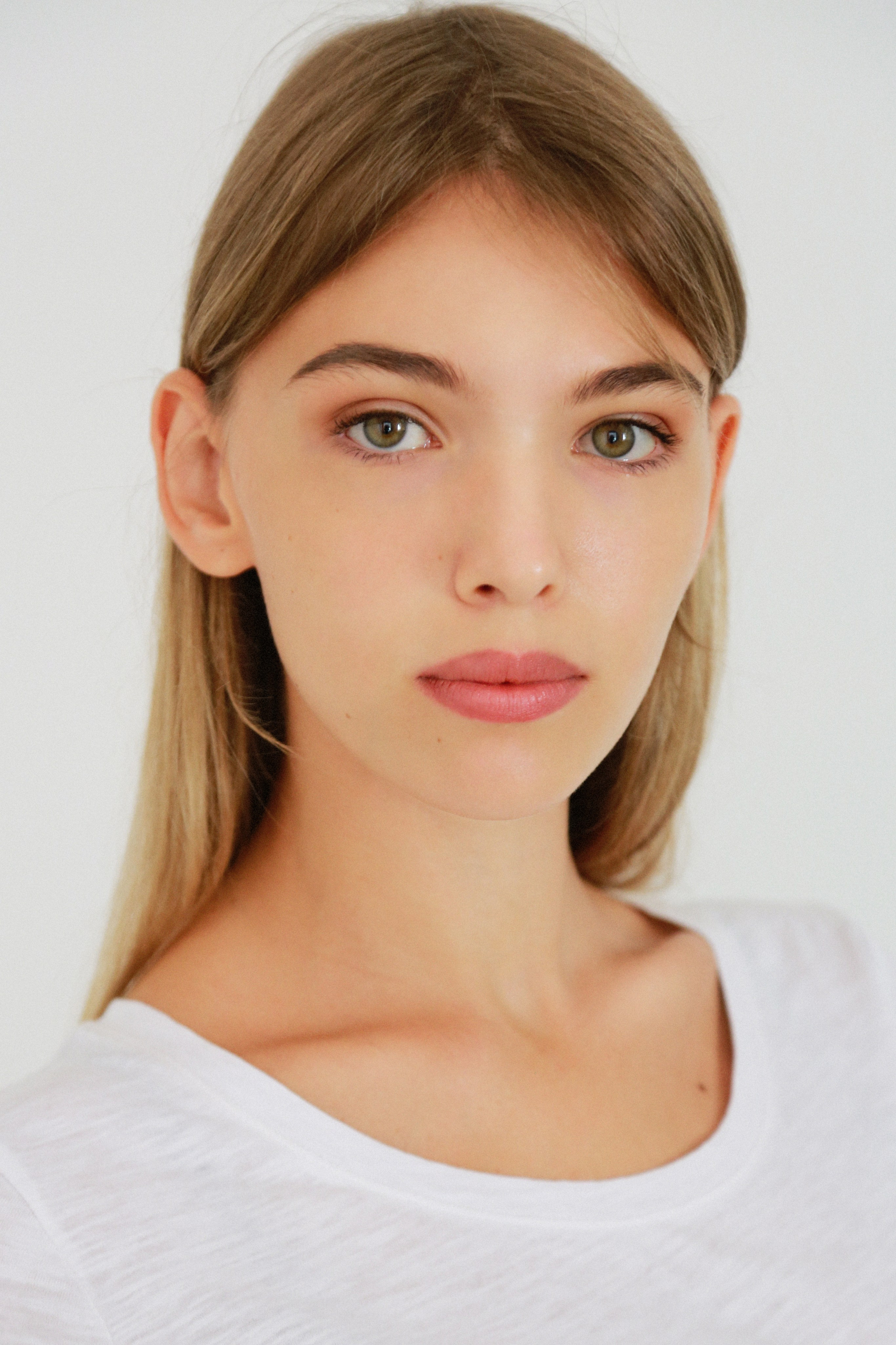 Марина, 42-44, 178 см. KED Production — продакшн из СПб. Создаём фото, видео и контент, который помогает брендам и селлерам продавать больше