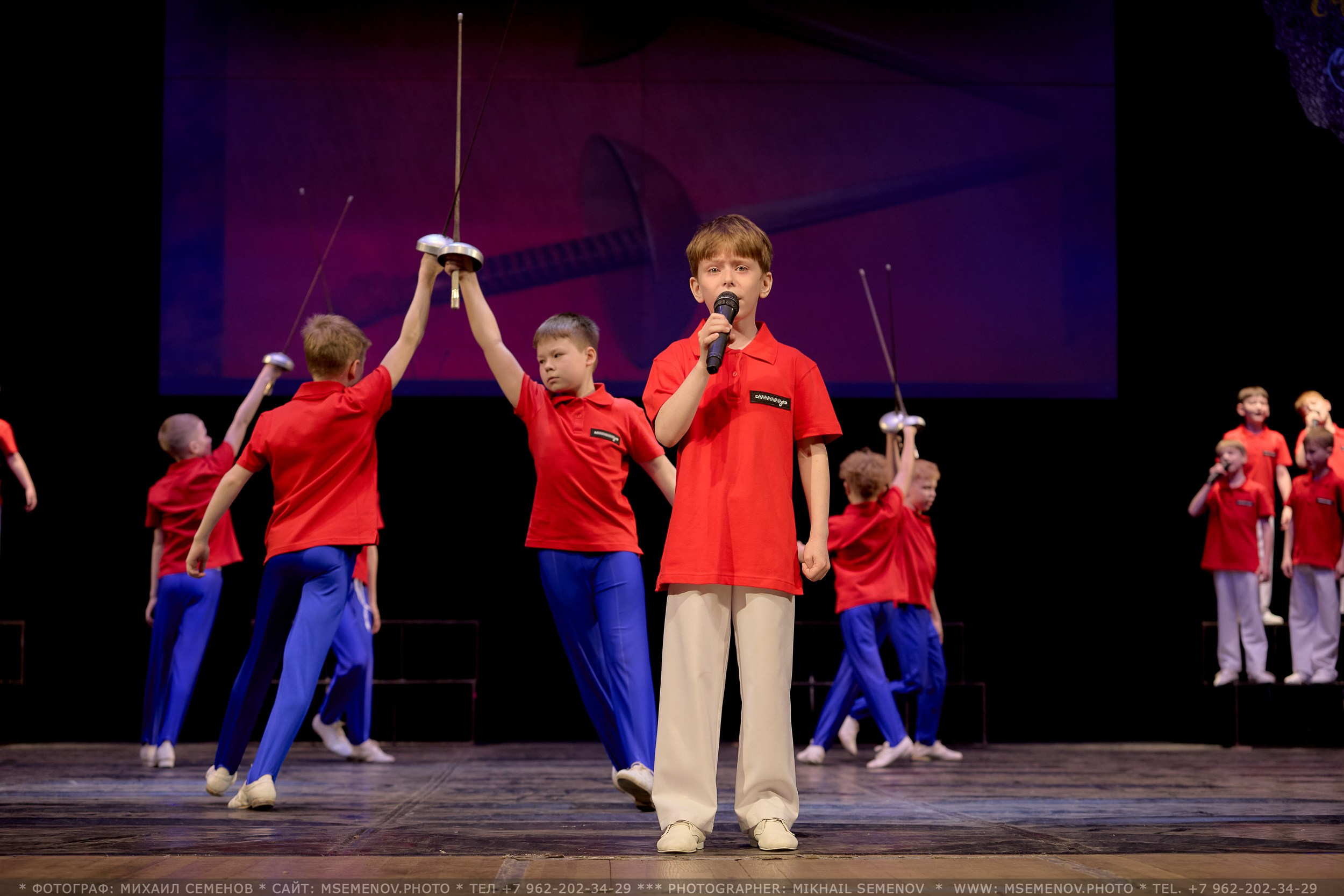 Концерт «Веселая семейка». Photographer for business Mikhail Semenov. Aqua photo studio, photo school