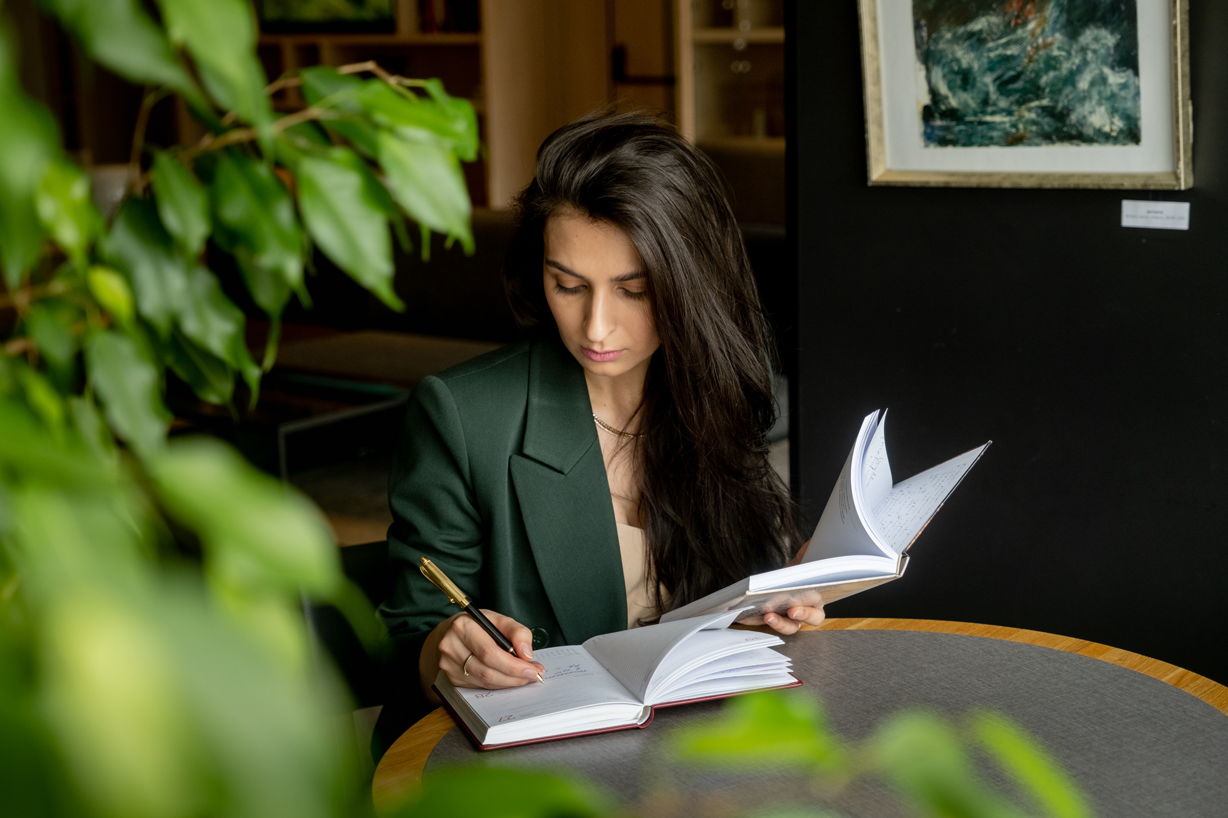 Анна — трансформационый коуч — психолог. Арт-стилист, визуализатор архетипических стратегий, психолог