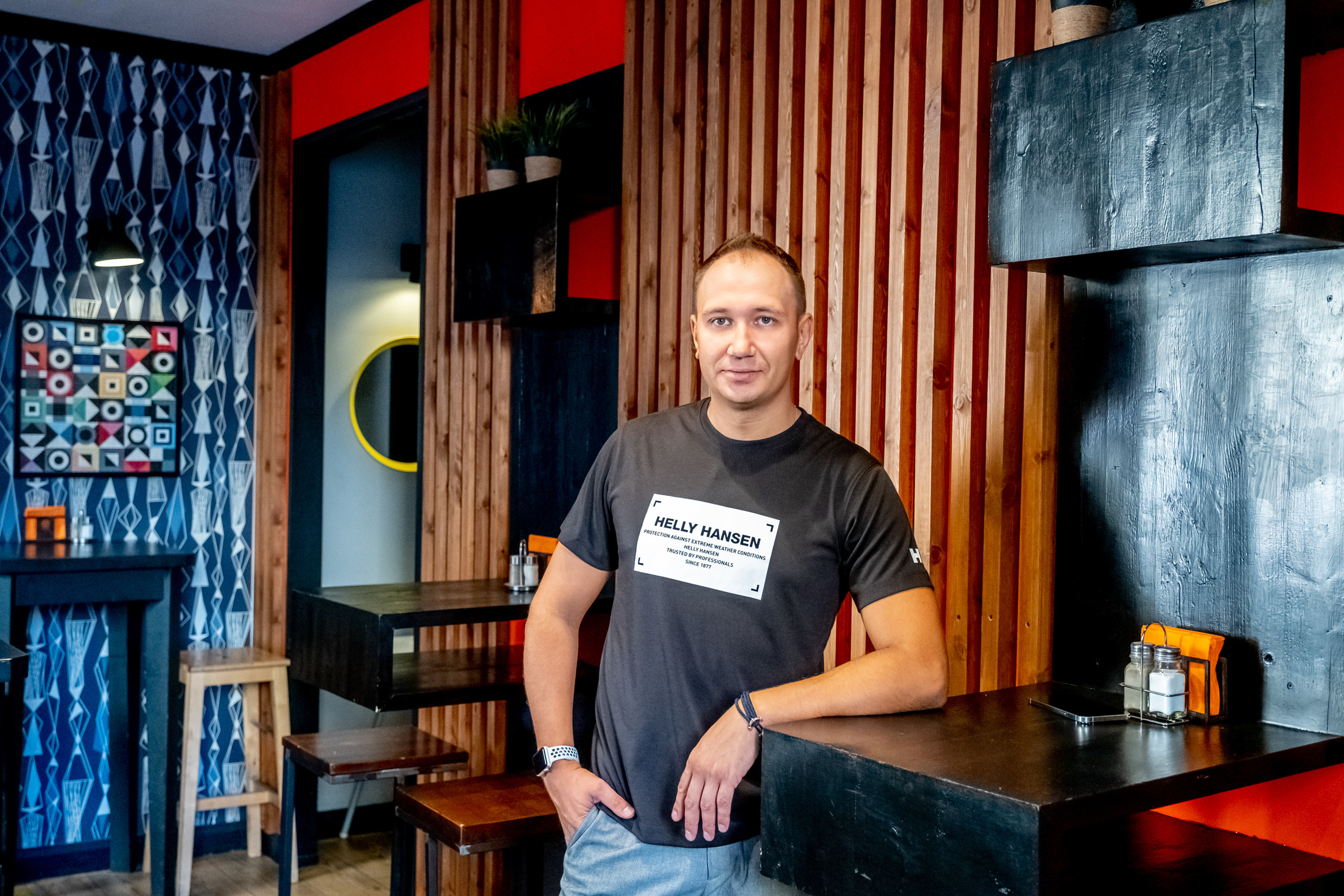 Владимир — бизнес-тренер. Арт-стилист, визуализатор архетипических стратегий, психолог