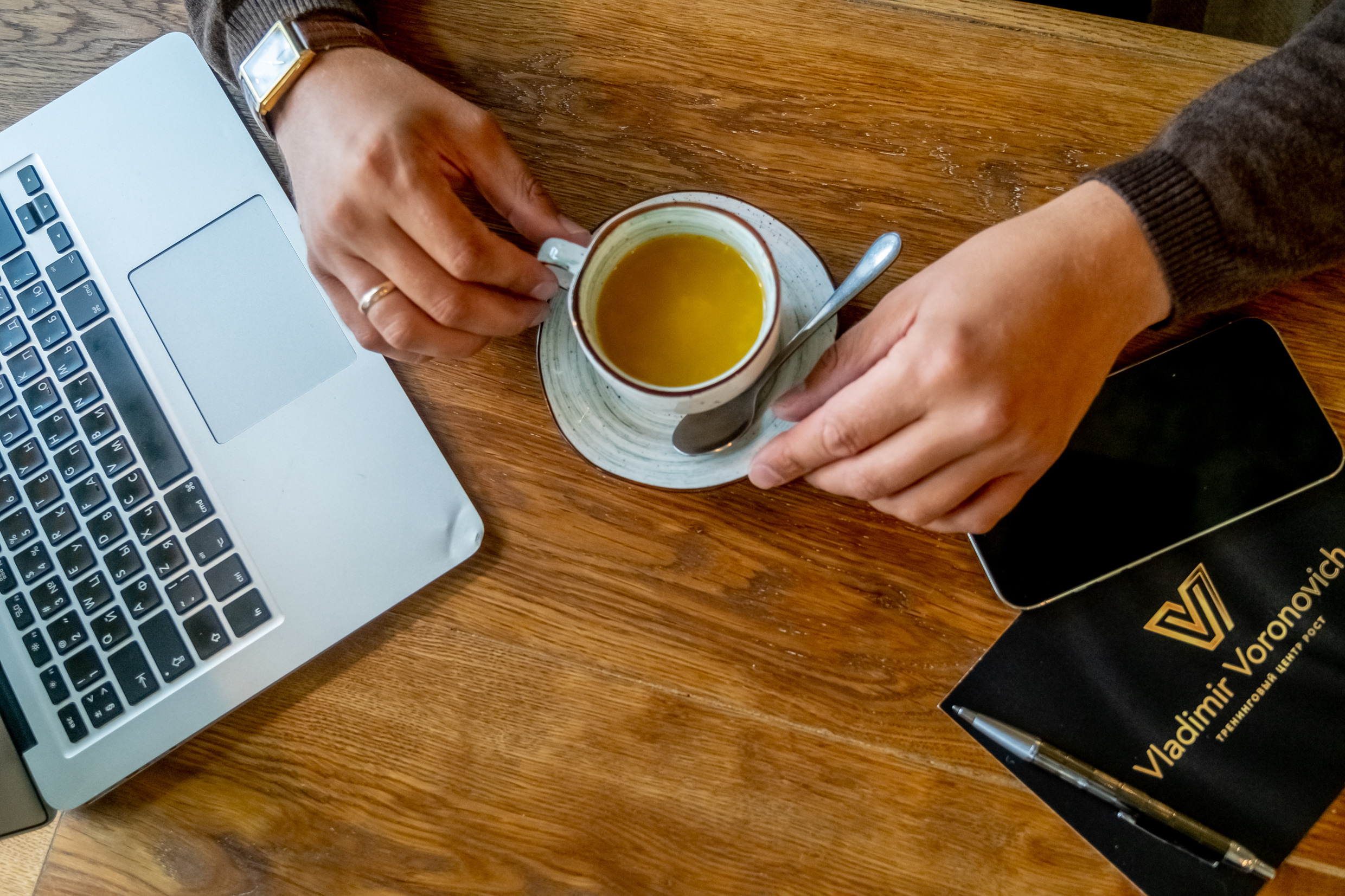 Владимир — бизнес-тренер. Арт-стилист, визуализатор архетипических стратегий, психолог