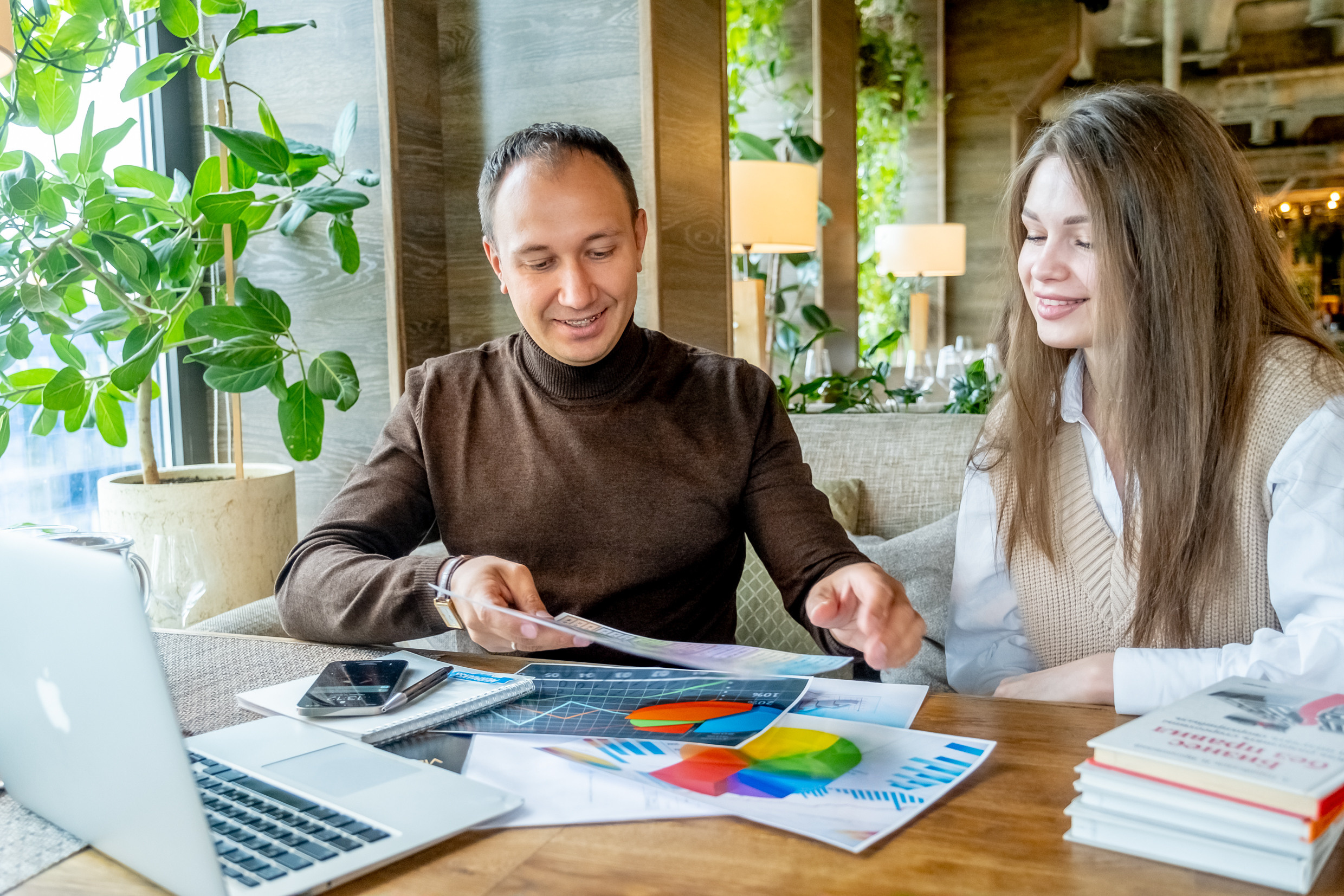 Владимир — бизнес-тренер. Арт-стилист, визуализатор архетипических стратегий, психолог