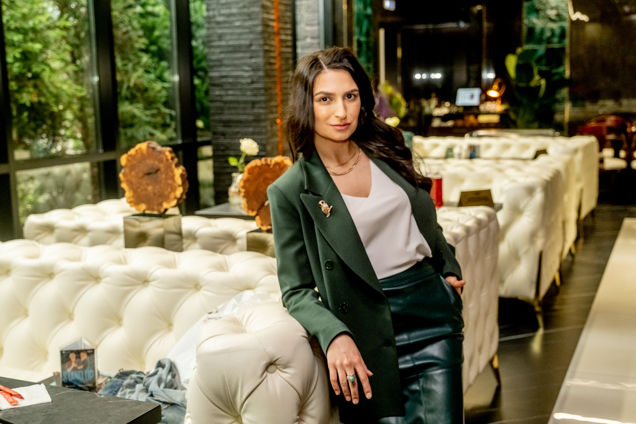 Анна — трансформационый коуч — психолог. Арт-стилист, визуализатор архетипических стратегий, психолог