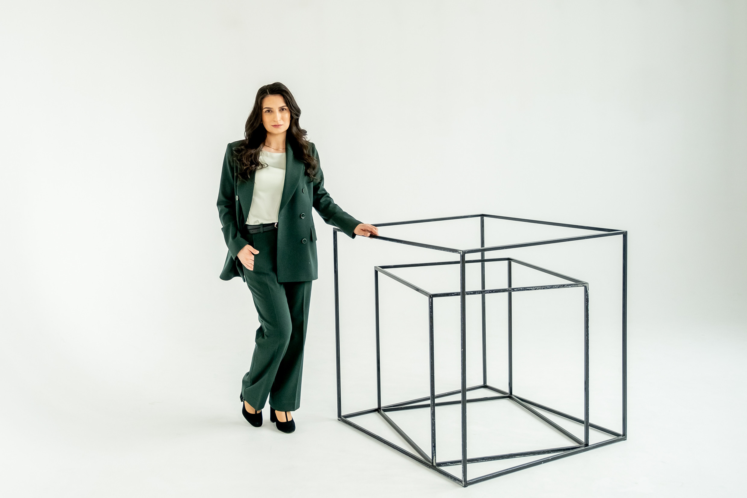 Анна — трансформационый коуч — психолог. Арт-стилист, визуализатор архетипических стратегий, психолог