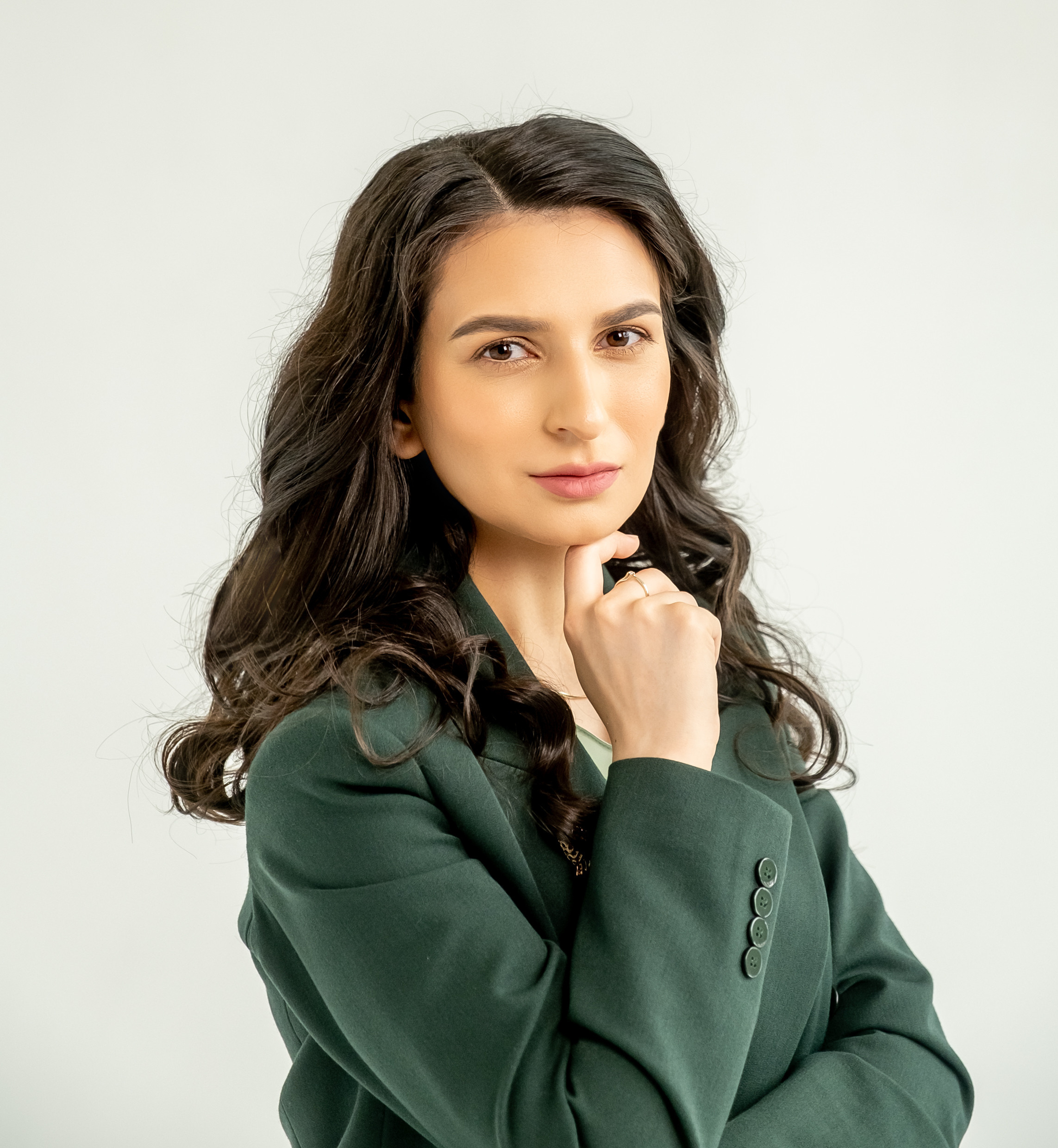 Анна — трансформационый коуч — психолог. Арт-стилист, визуализатор архетипических стратегий, психолог