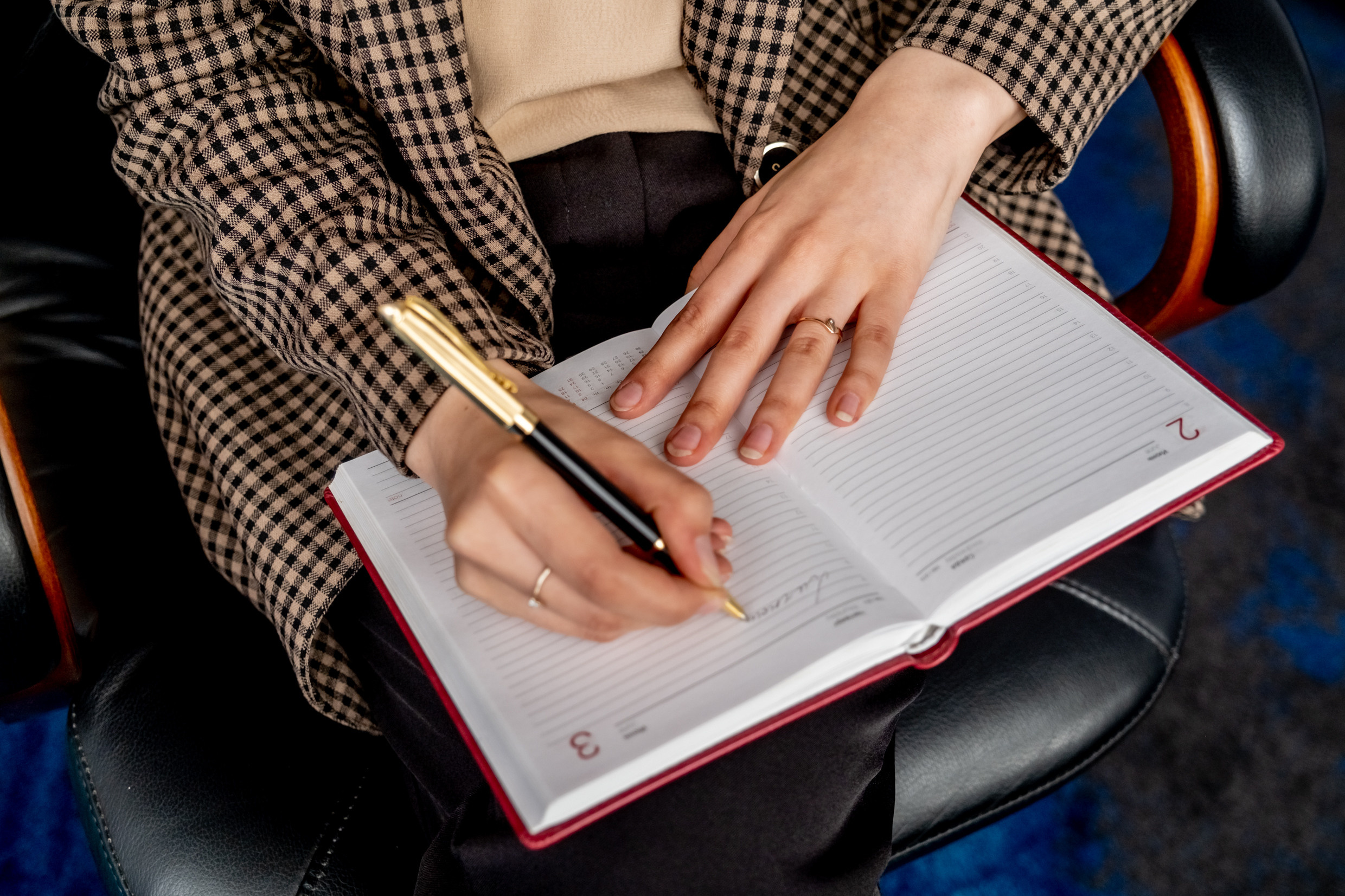 Анна — трансформационый коуч — психолог. Арт-стилист, визуализатор архетипических стратегий, психолог