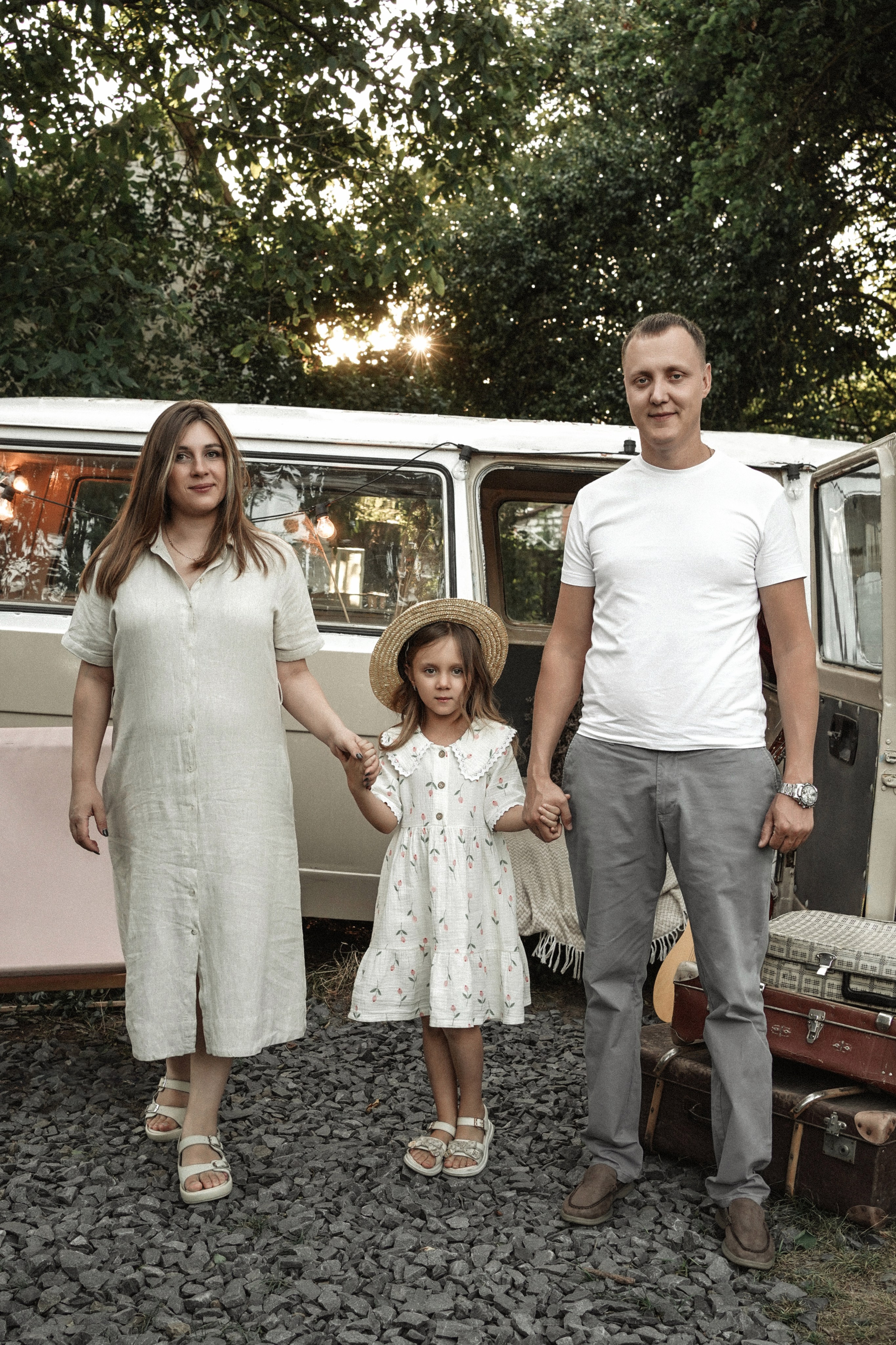 Уличная семейная фотосессия в Ростове-на-Дону. Фотограф Аксай, Новочеркасск. Свадебный фотограф в Ростове-на-Дону. Таинство Крещения и Венчания, семейные фотосессии. Алёна Чёботова