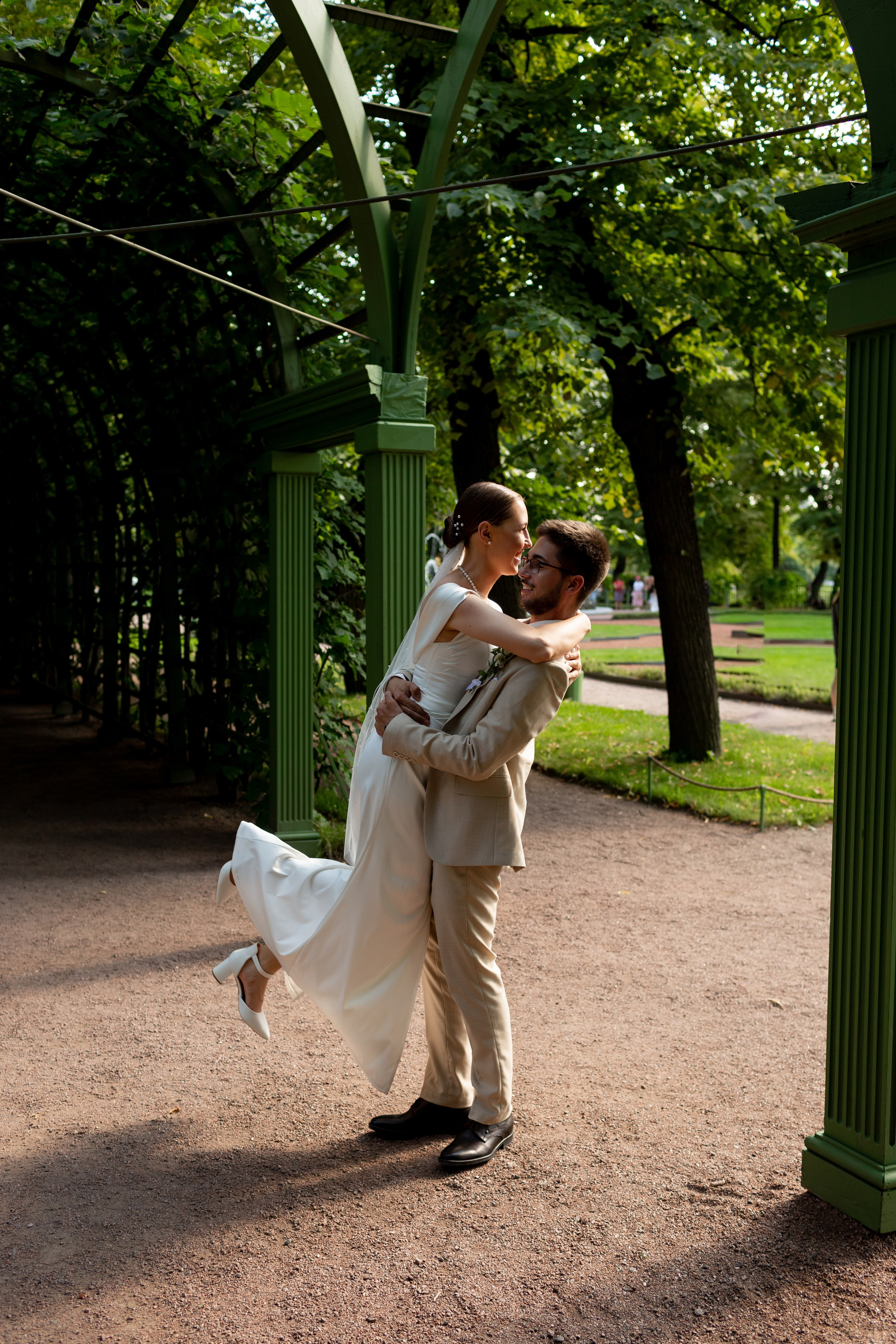Свадебная фотопрогулка у Лахты. Свадебный фотограф Кирилл Белый