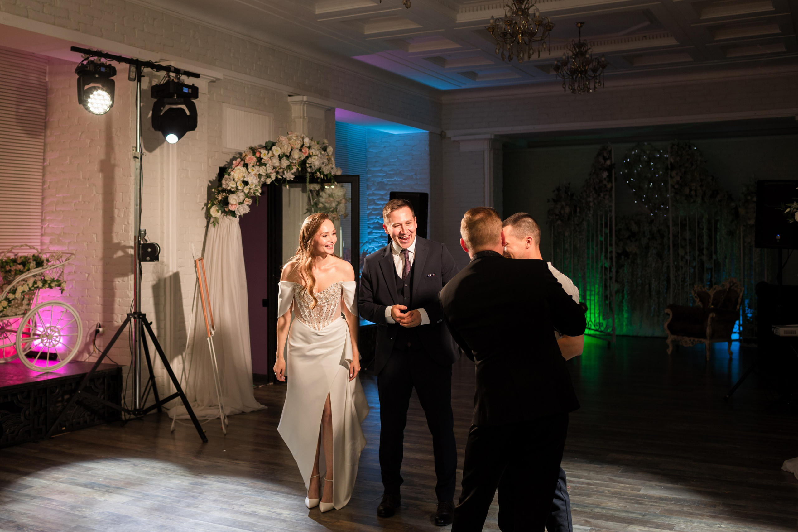 Свадьба в Петербурге в сентябре. Свадебный фотограф Кирилл Белый